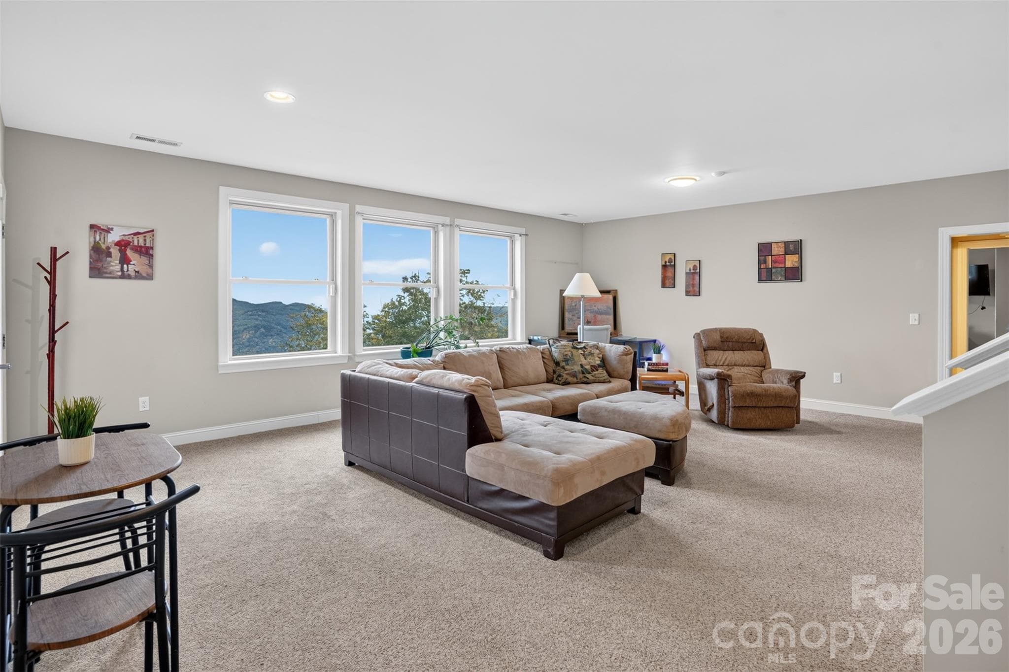 Single Family Residence at 57 Mountainaire Court, Hendersonville, photo 38 of 48
