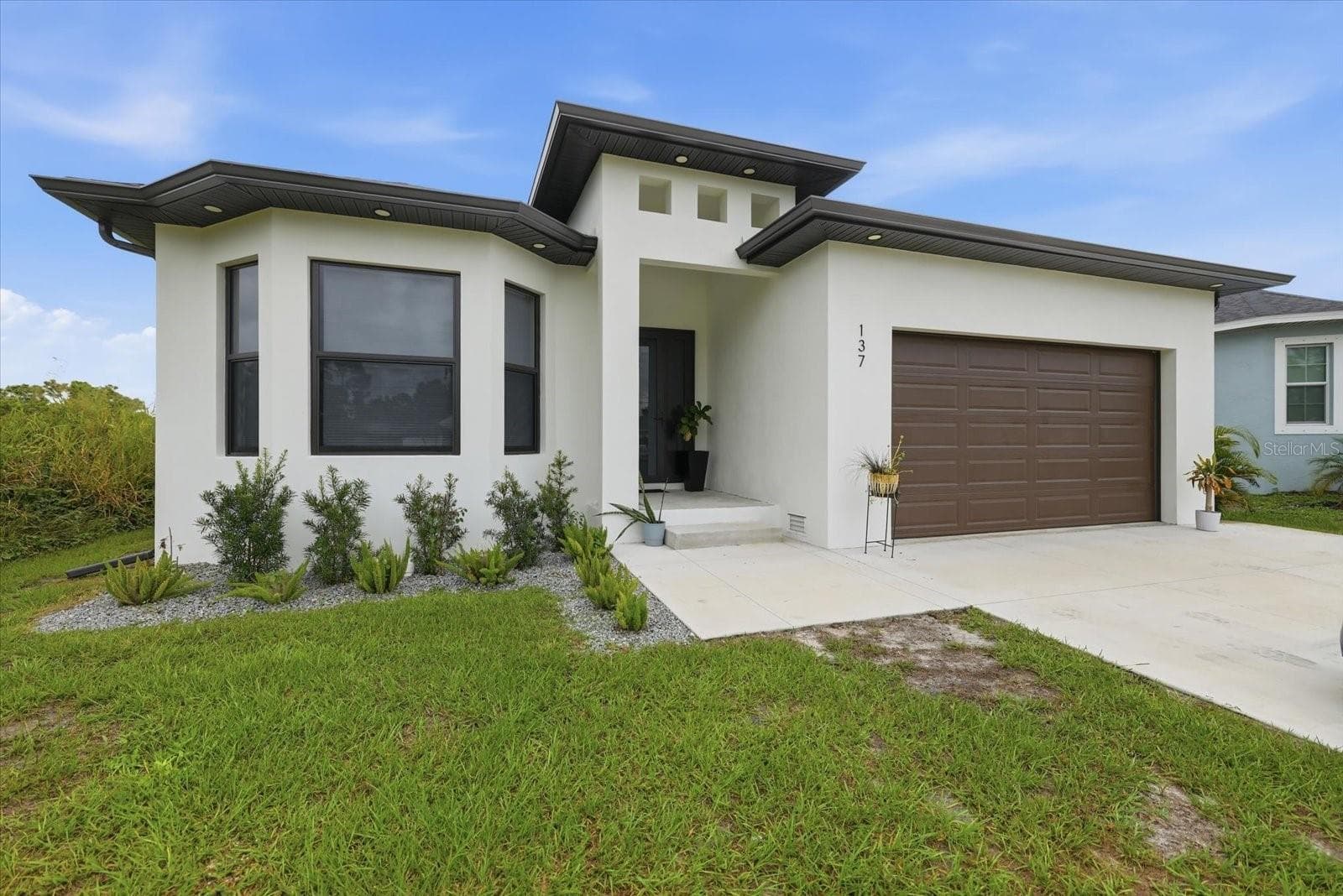 Single Family Residence at 137 DAVID BLVD, ROTONDA WEST, photo 2 of 37