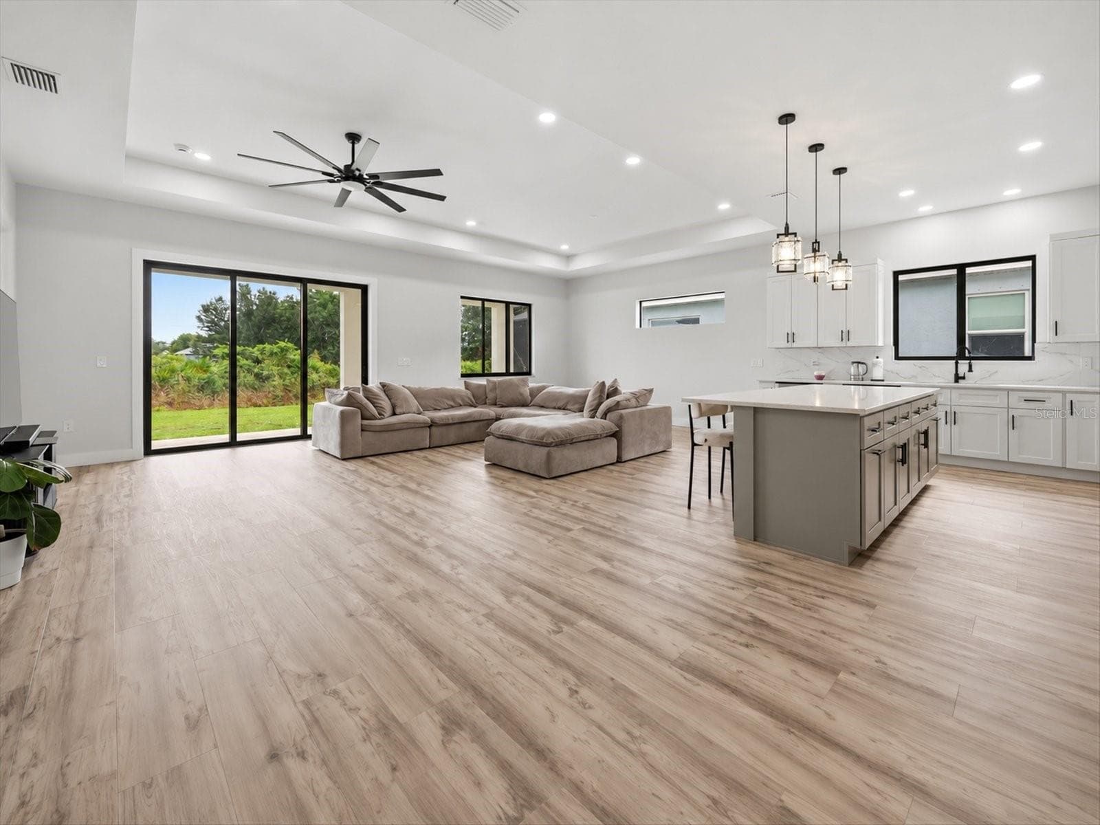 Single Family Residence at 137 DAVID BLVD, ROTONDA WEST, photo 7 of 37