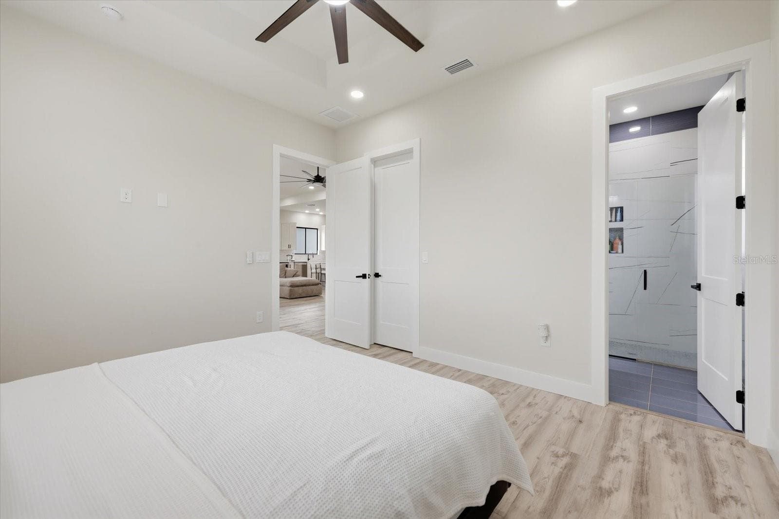 Single Family Residence at 137 DAVID BLVD, ROTONDA WEST, photo 15 of 37