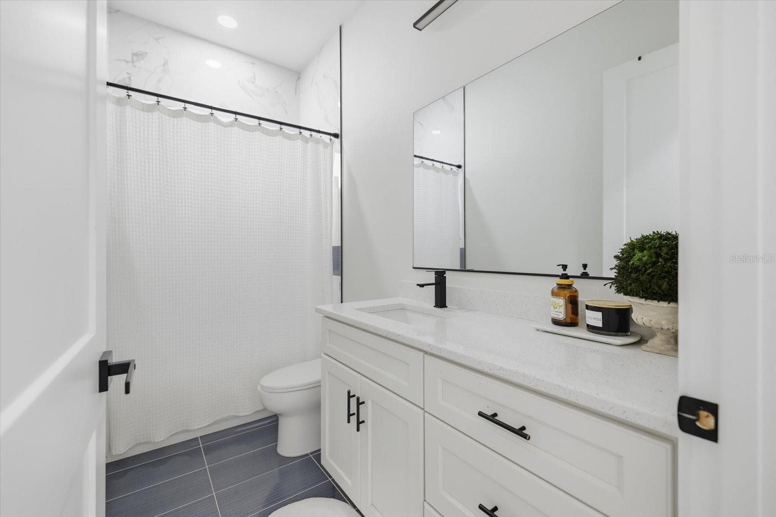 Single Family Residence at 137 DAVID BLVD, ROTONDA WEST, photo 21 of 37