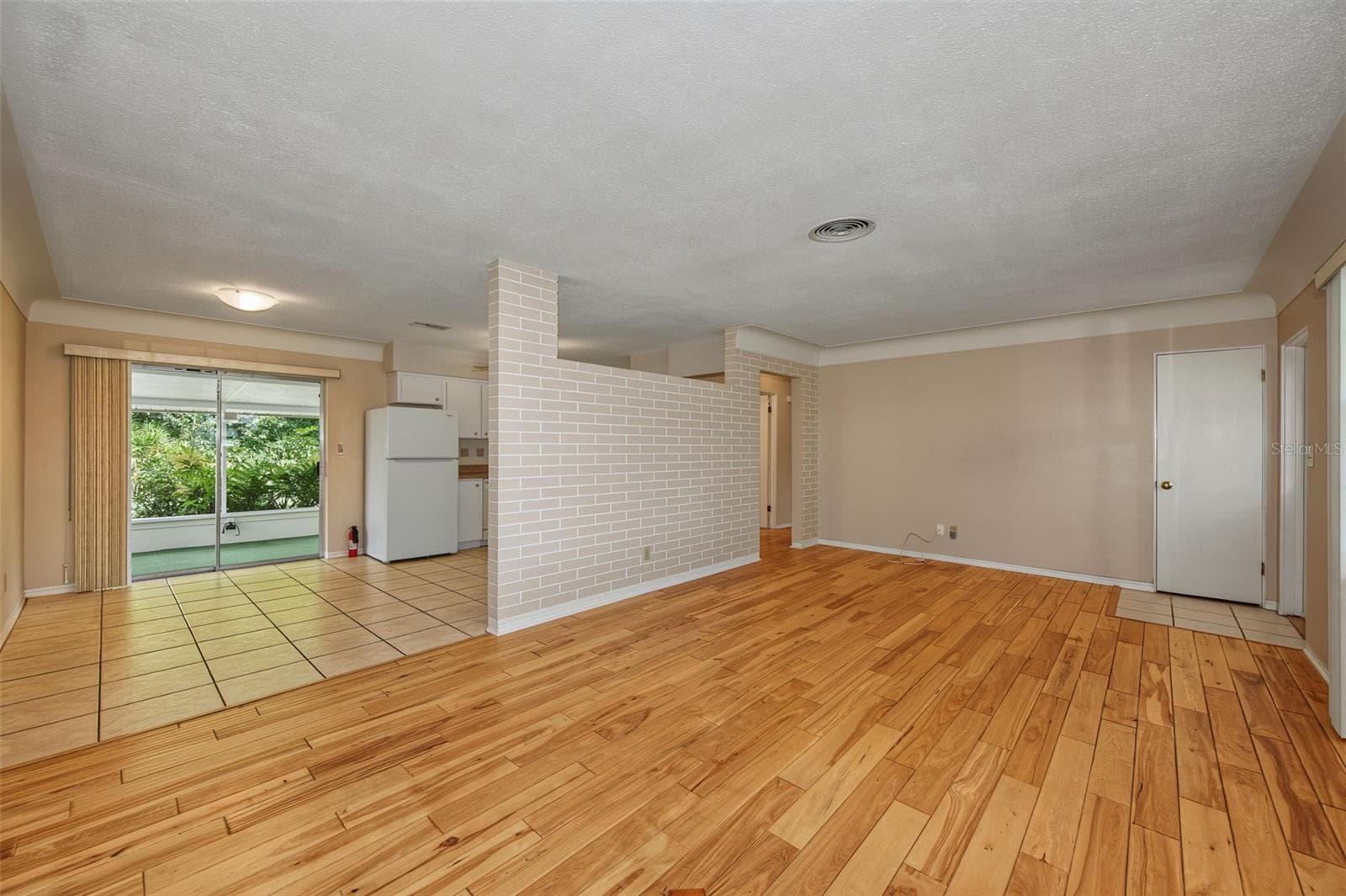 Living Room - 5215 26TH AVE N, ST PETERSBURG