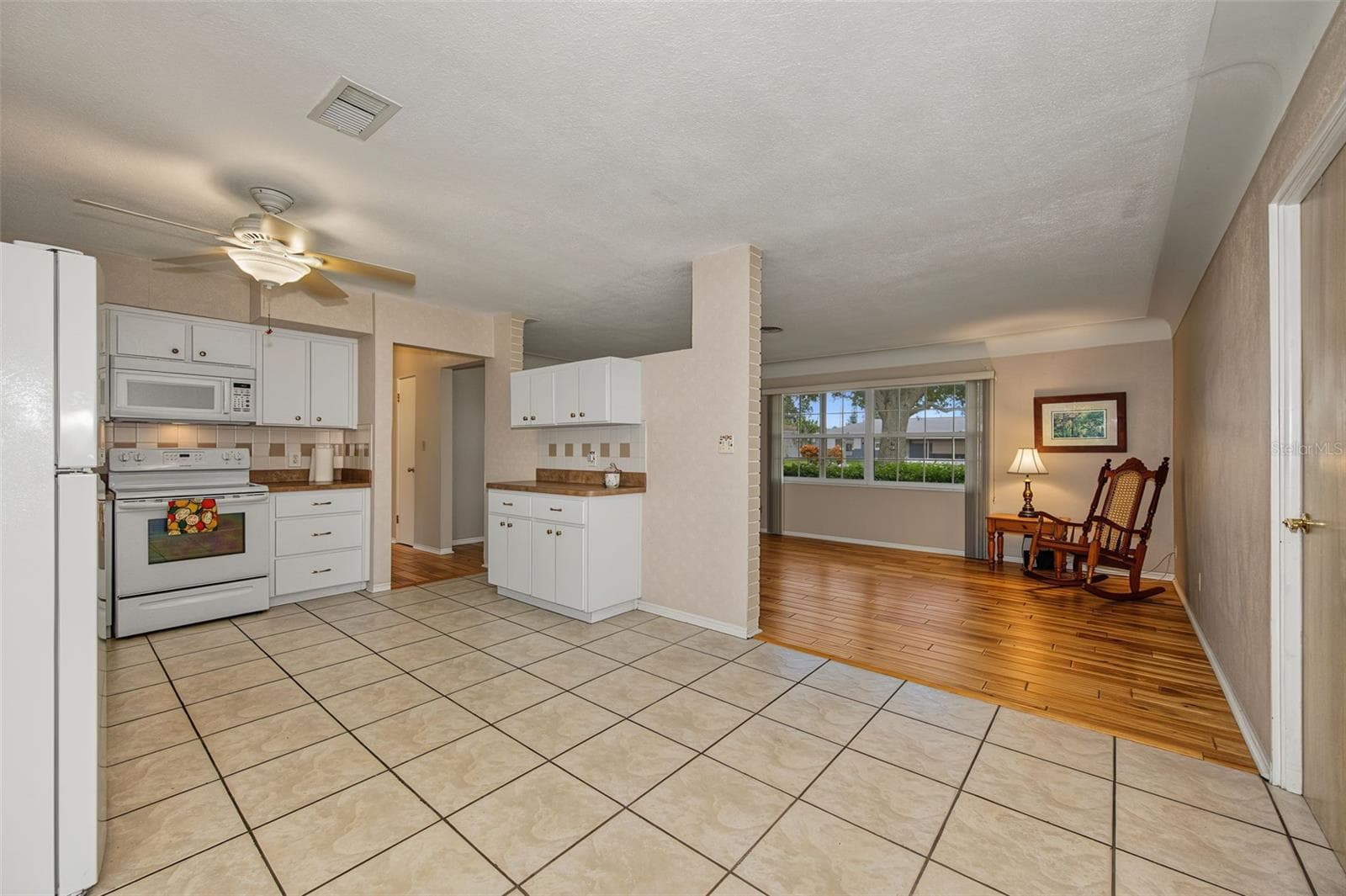 Kitchen - 5215 26TH AVE N, ST PETERSBURG