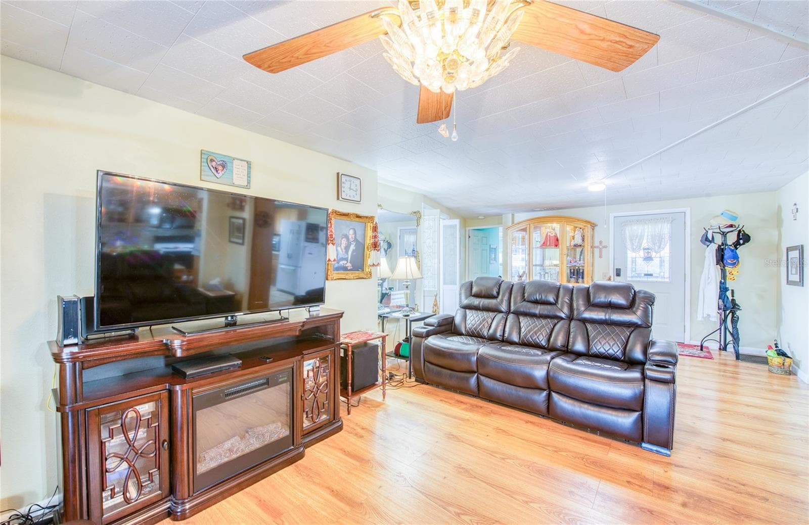 Mobile Home at 18675 US HIGHWAY 19 N #303, CLEARWATER, photo 14 of 42