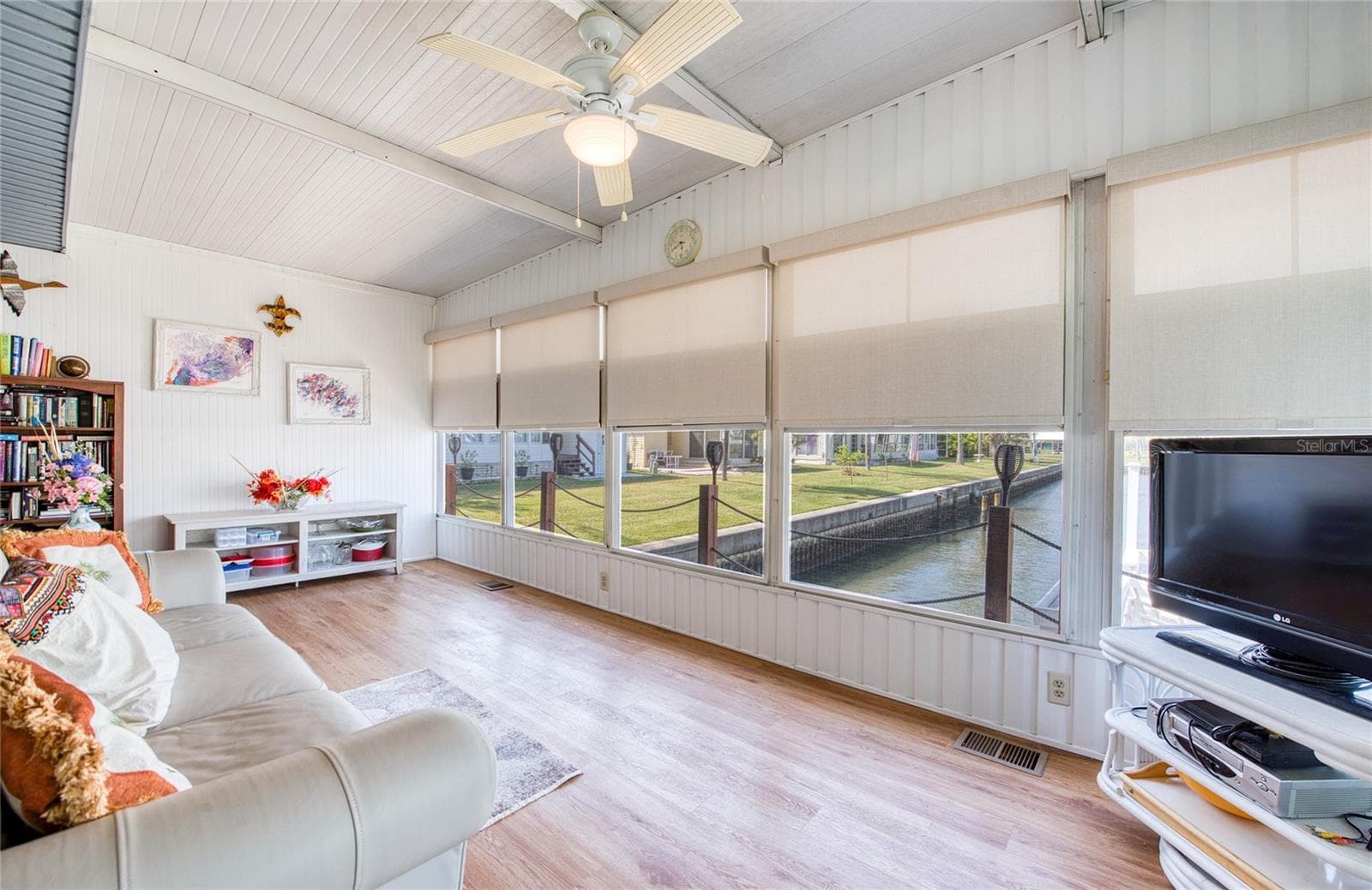 Mobile Home at 18675 US HIGHWAY 19 N #303, CLEARWATER, photo 22 of 42