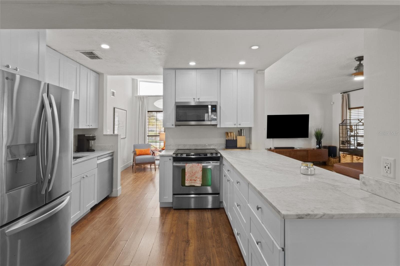 Single Family Residence at 2857 WOOD ST, SARASOTA, photo 11 of 29