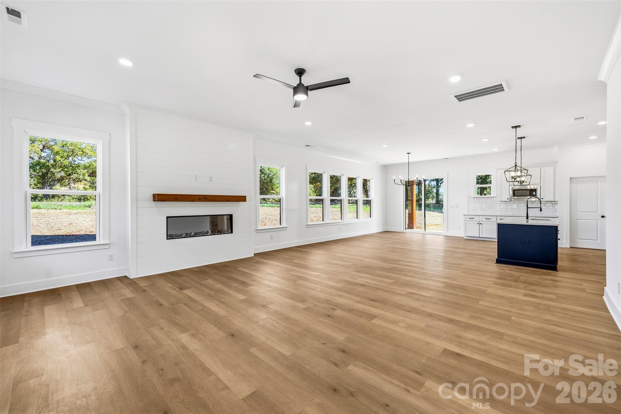 Single Family Residence at 1503 Lingerfelt Farm Drive, Bessemer City, photo 5 of 38