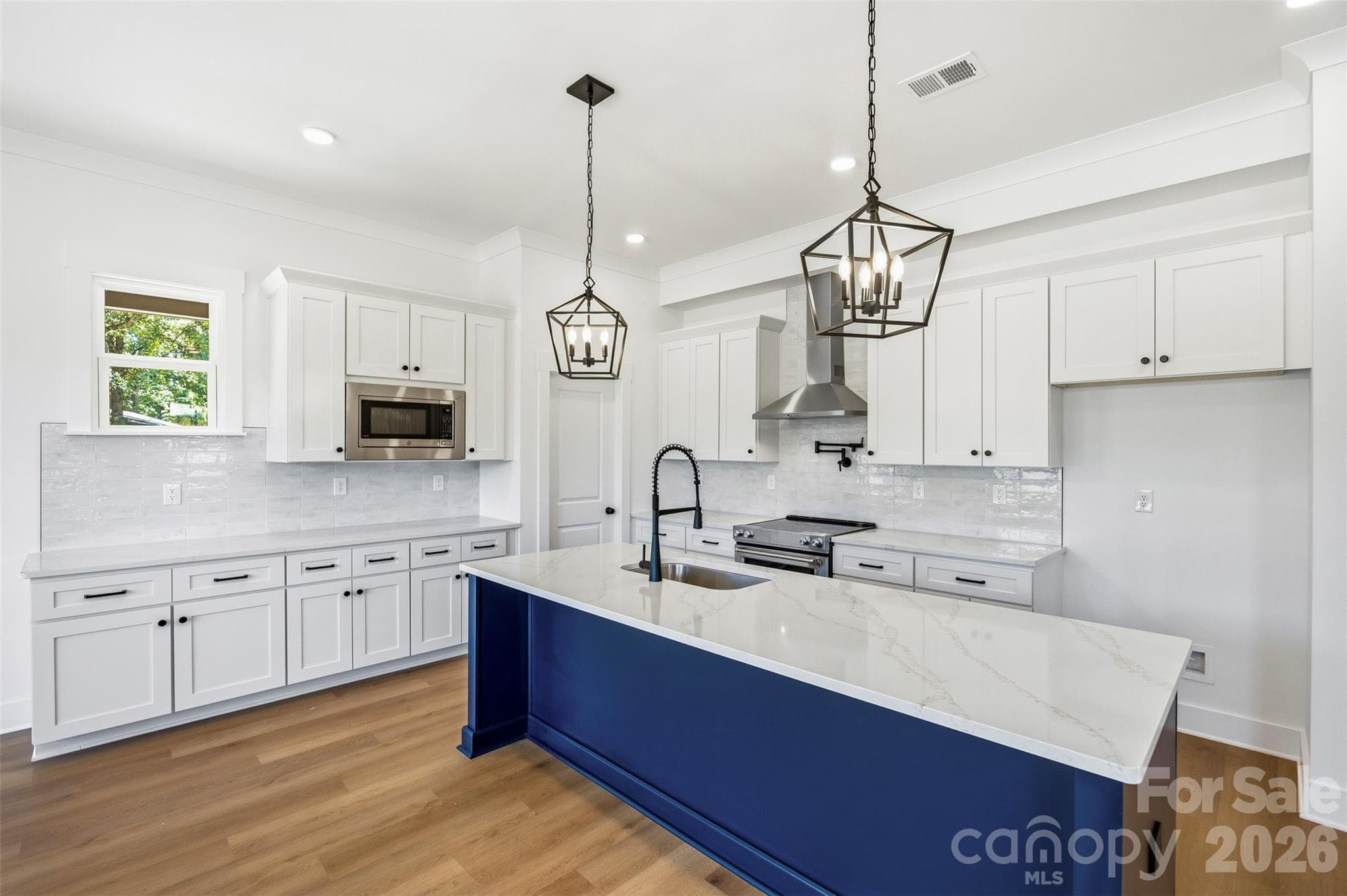 Single Family Residence at 1503 Lingerfelt Farm Drive, Bessemer City, photo 7 of 38
