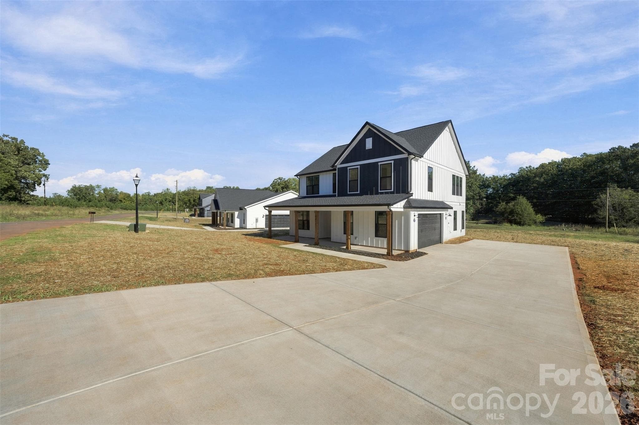 Single Family Residence at 1511 Lingerfelt Farm Drive, Bessemer City, photo 3 of 40