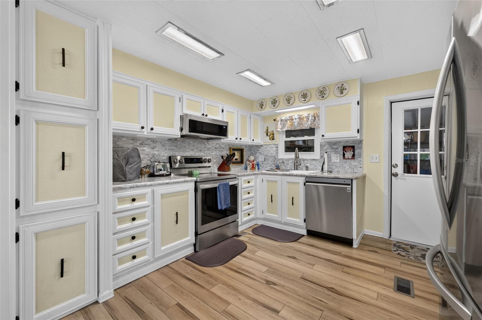 Mobile Home at 222 PARADISE S, LEESBURG, photo 17 of 52