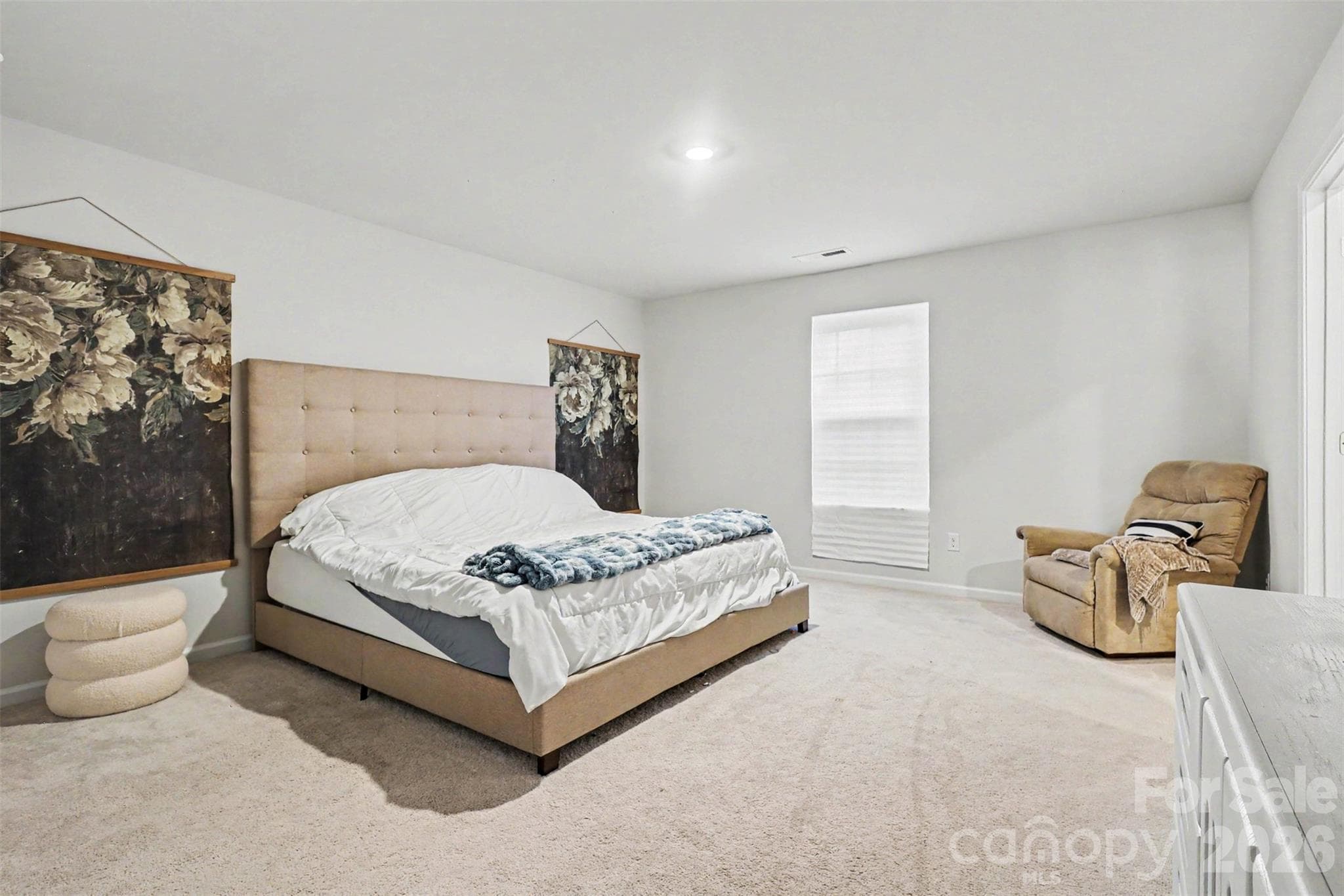 Oversized primary bedroom suite upstairs - 149 Catawba Walk Way, Statesville