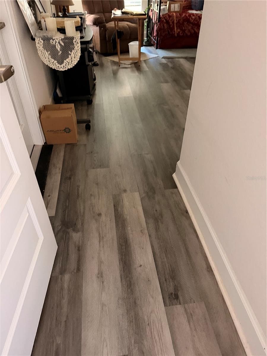 Master Bedroom new Flooring - 910 SOFIA LN, DAVENPORT