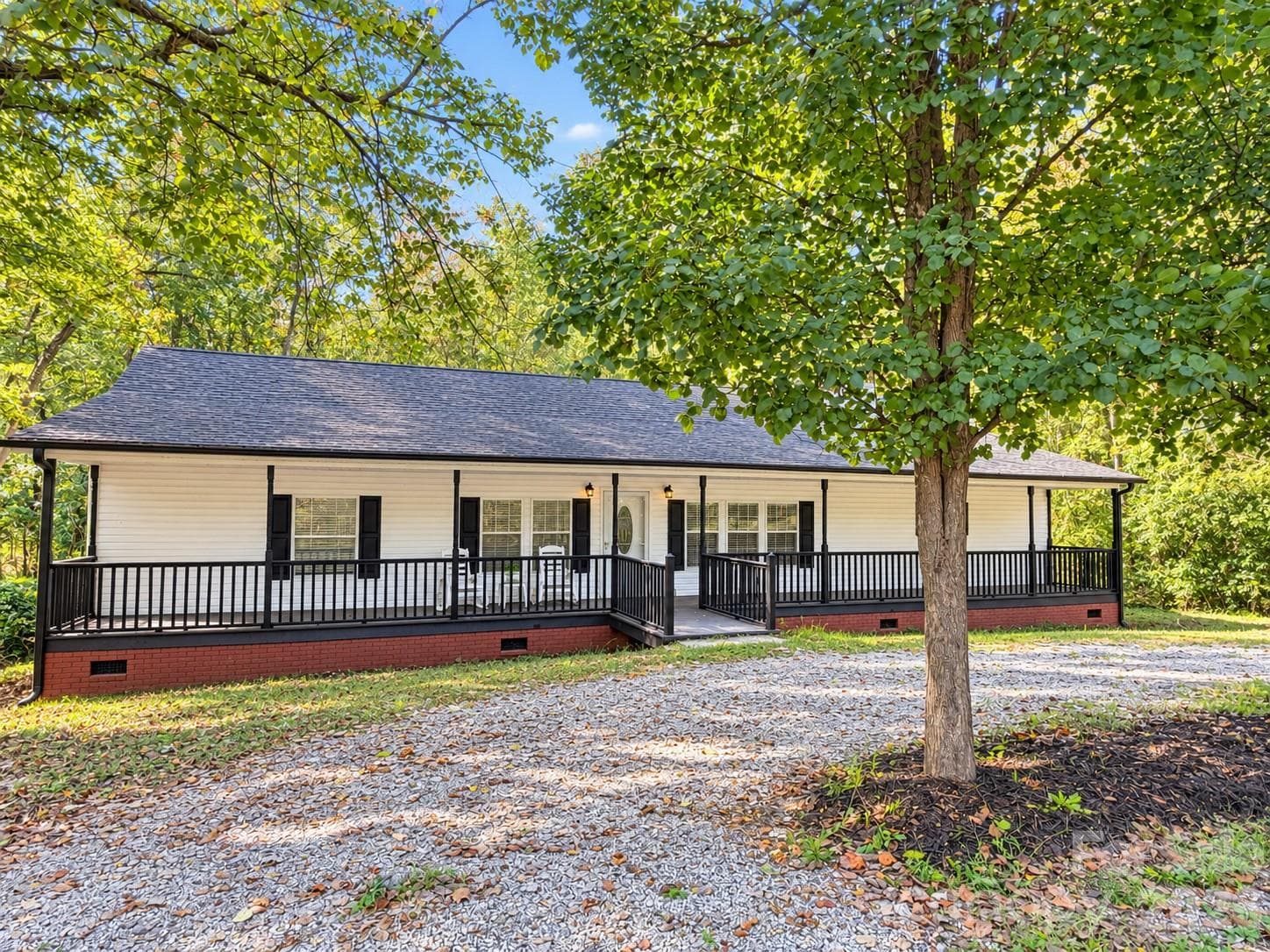 Single Family Residence at 116 Springdale Drive, York, photo 2 of 40
