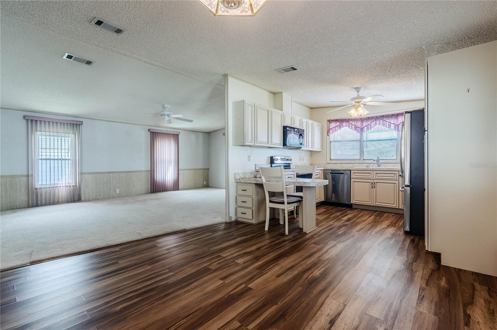 Manufactured Home at 1725 QUAIL HILL DR, LAKELAND, photo 10 of 26