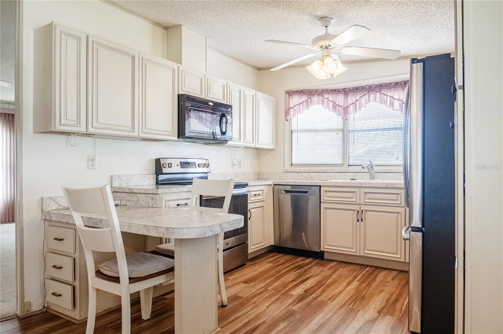 Manufactured Home at 1725 QUAIL HILL DR, LAKELAND, photo 11 of 26