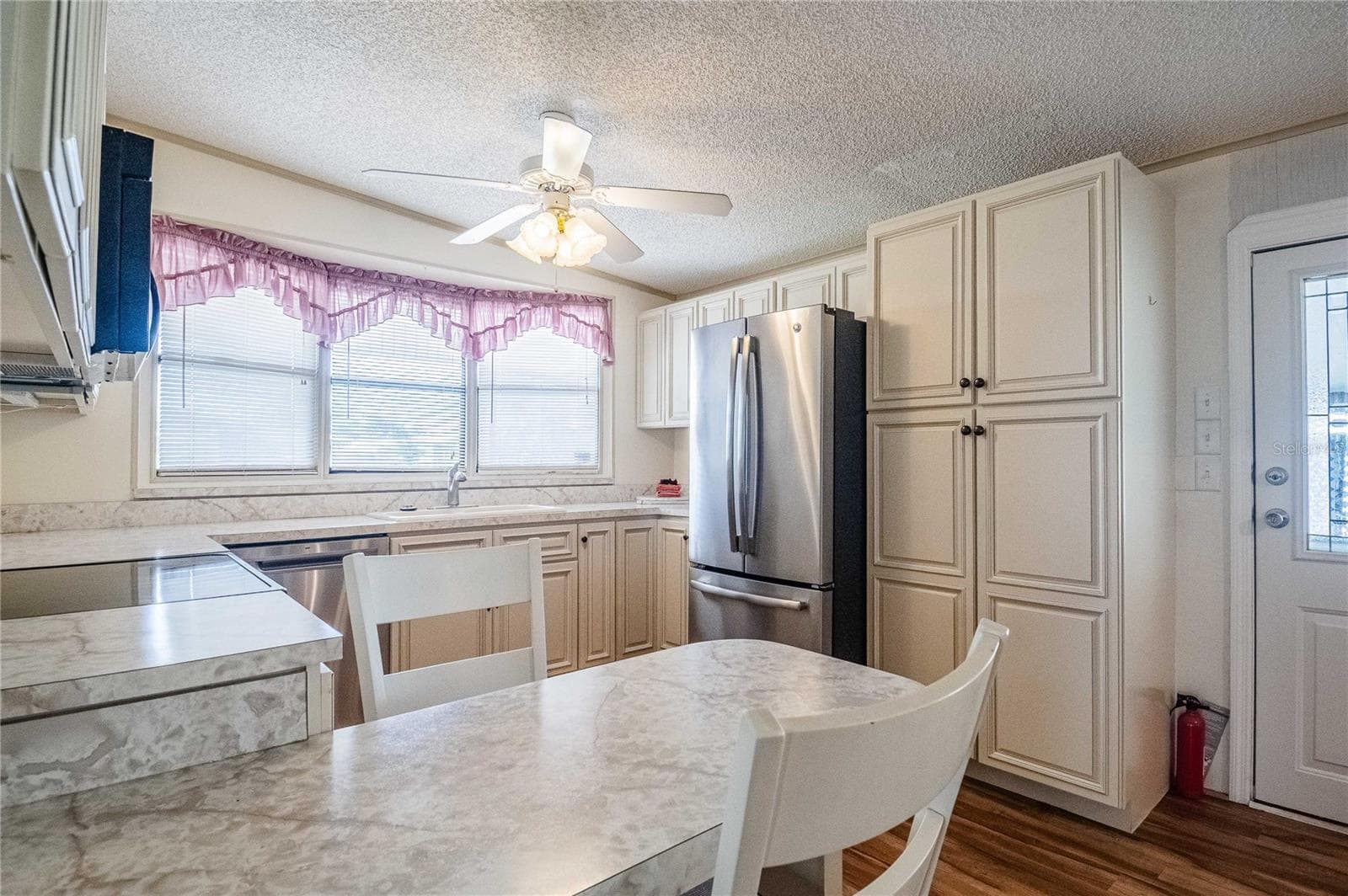 Manufactured Home at 1725 QUAIL HILL DR, LAKELAND, photo 12 of 26