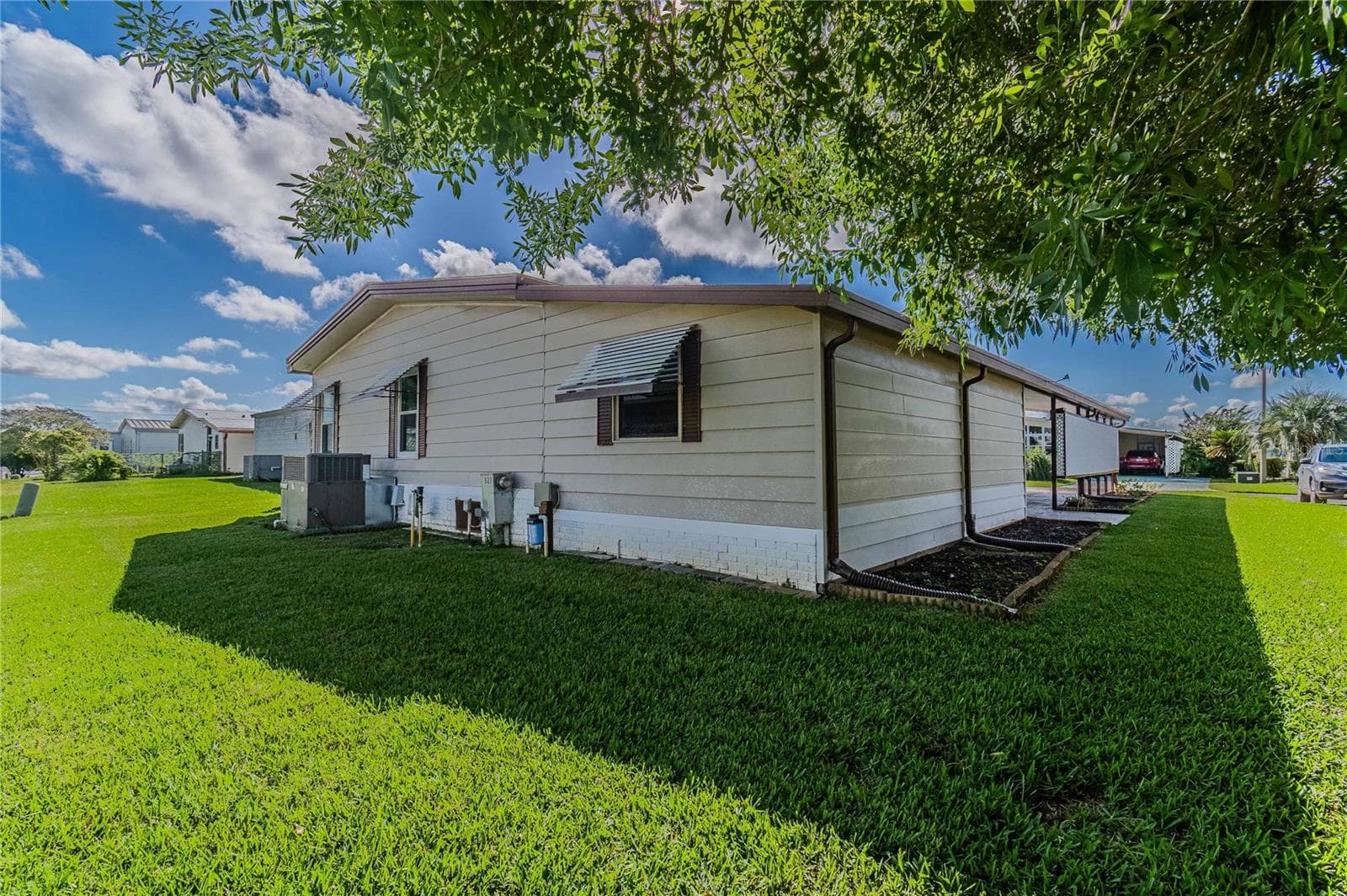 Manufactured Home at 1725 QUAIL HILL DR, LAKELAND, photo 23 of 26