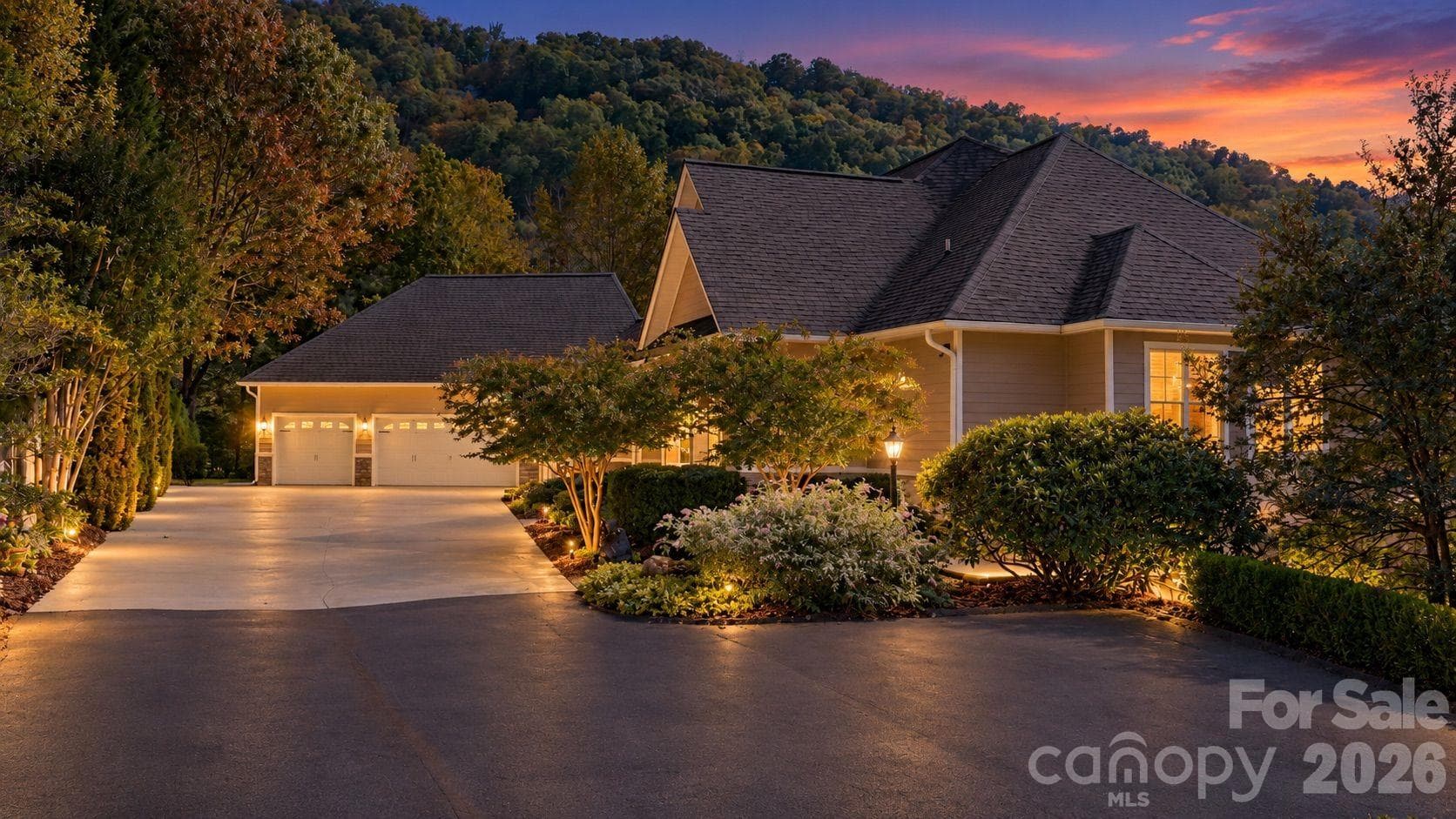 Single Family Residence at 228 Inverness Drive, Waynesville, photo 6 of 48