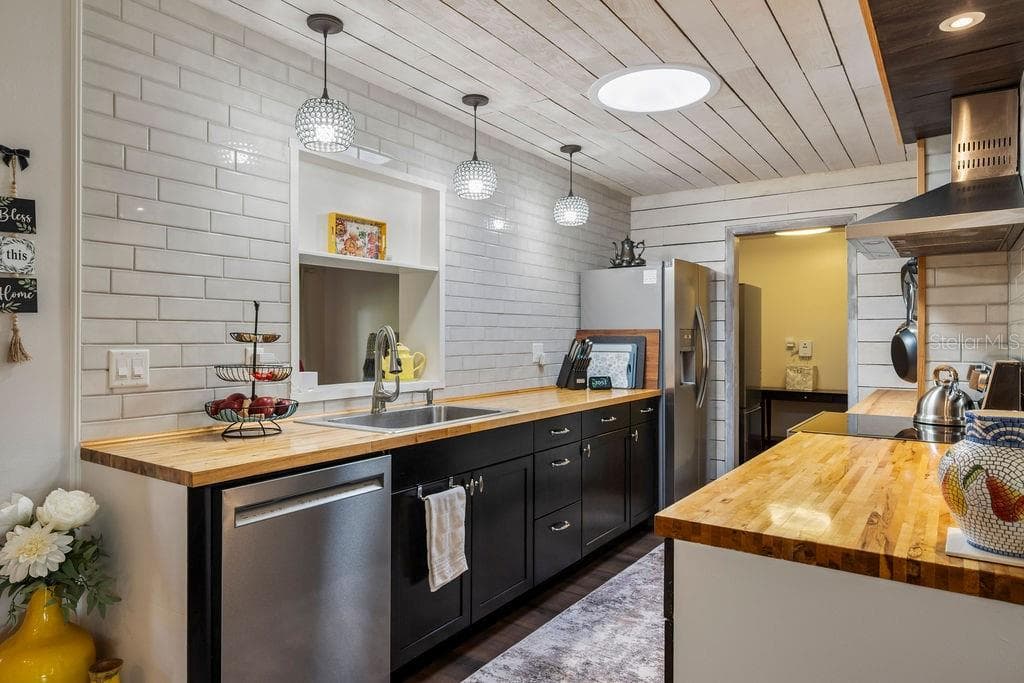 Single Family Residence at 1970 W LAKE BRANTLEY RD, LONGWOOD, photo 11 of 39