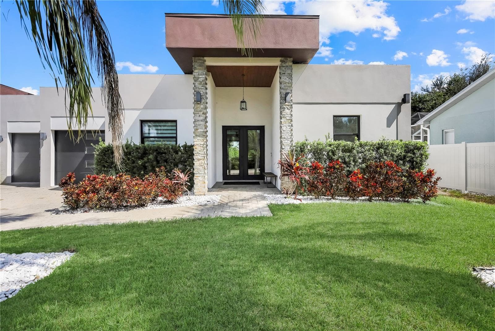 Single Family Residence at 715 OAK ST, BRADENTON, photo 8 of 44