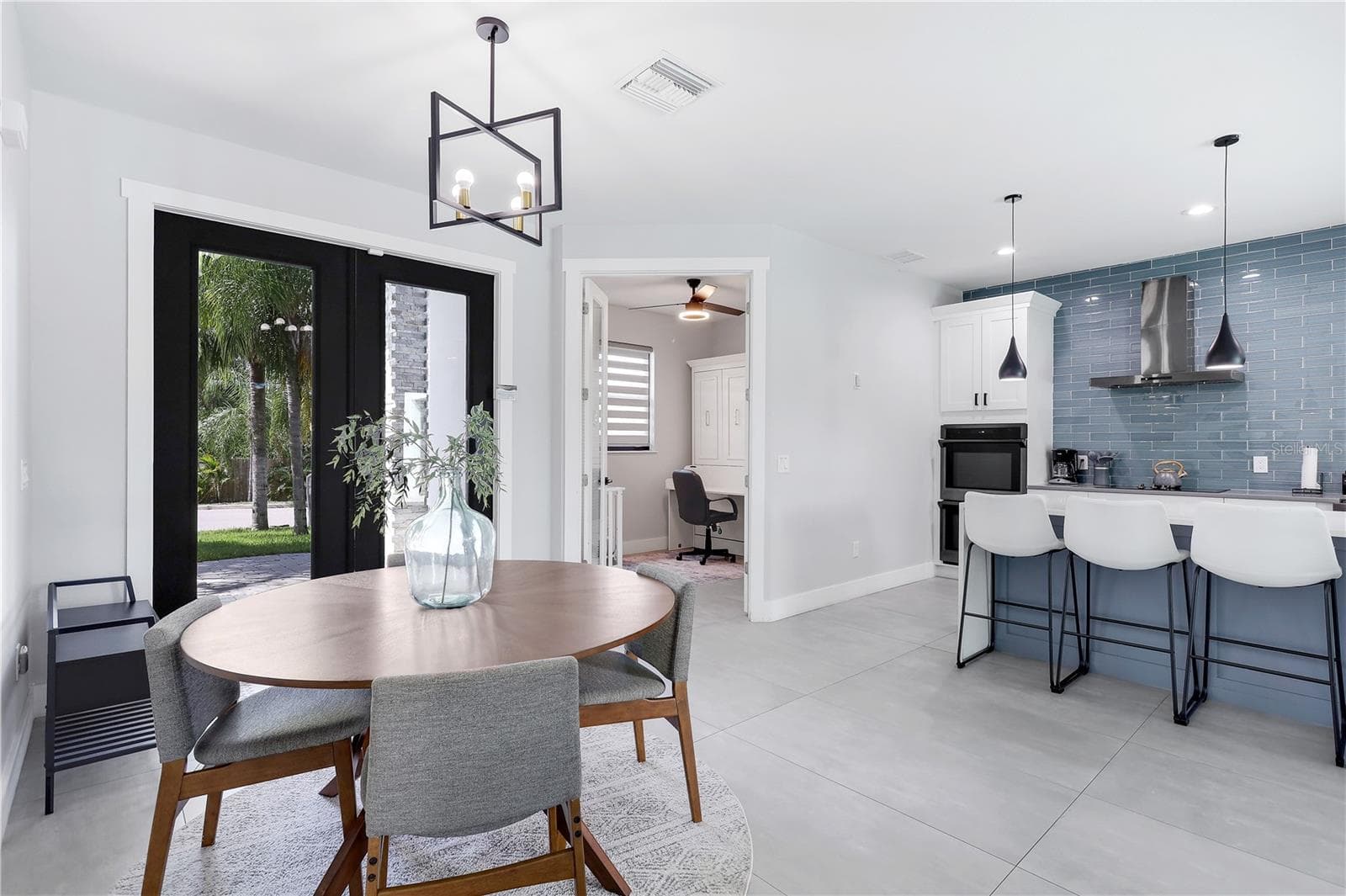 Single Family Residence at 715 OAK ST, BRADENTON, photo 14 of 44