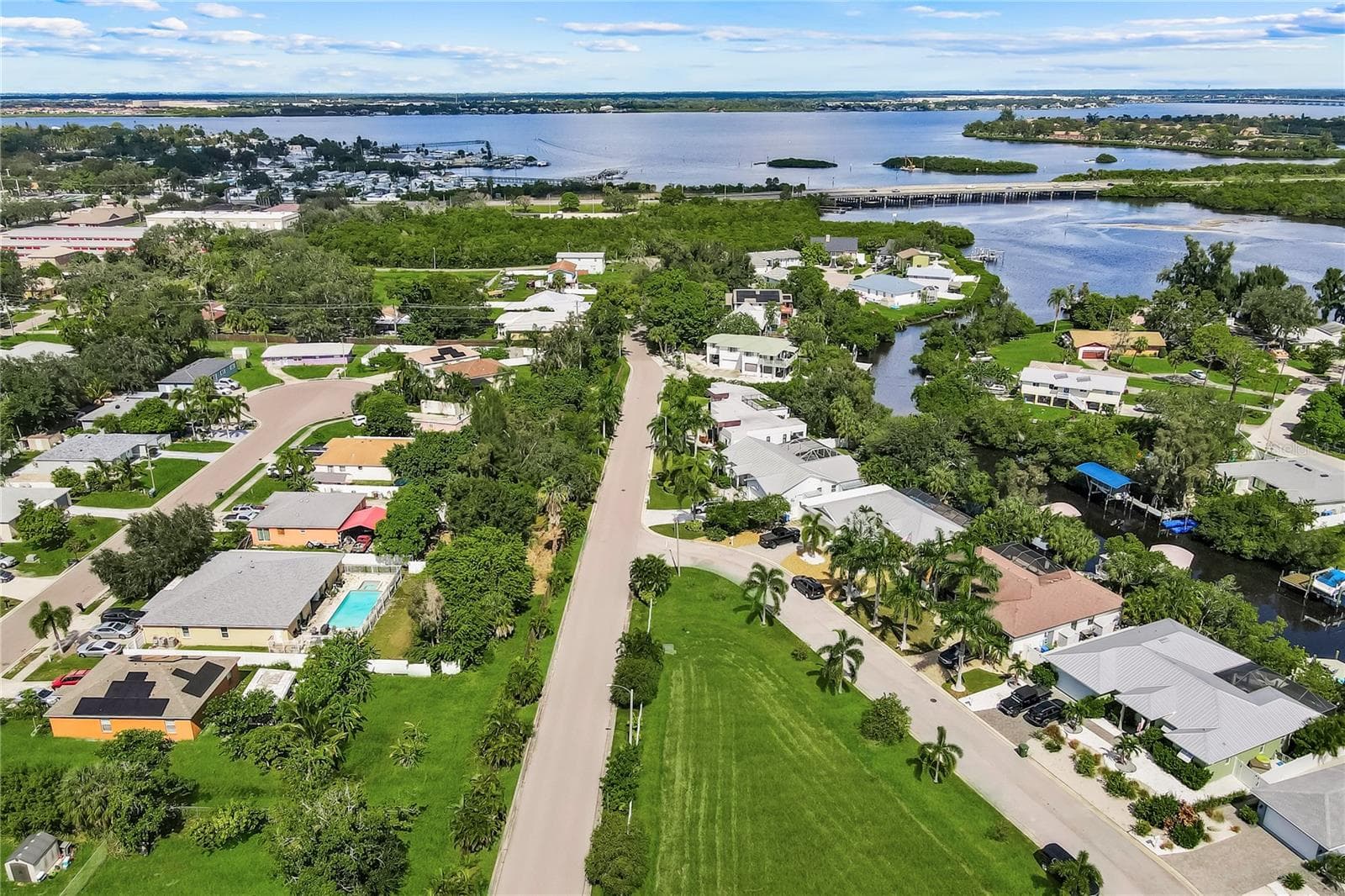 Single Family Residence at 715 OAK ST, BRADENTON, photo 41 of 44