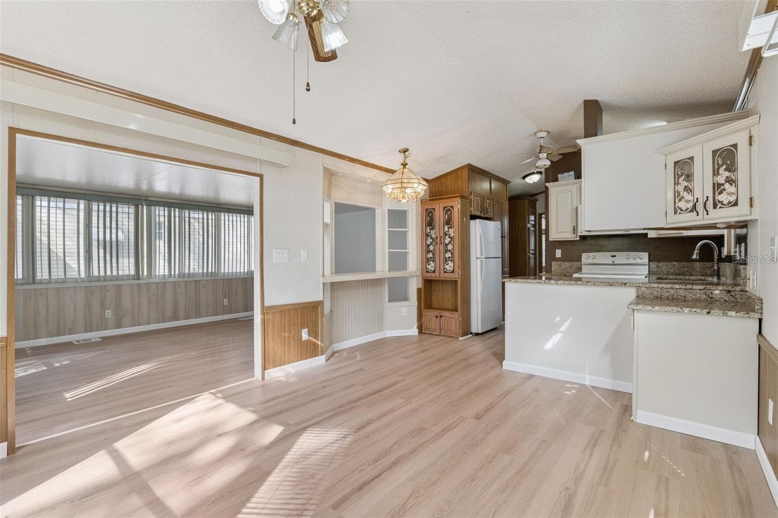 Manufactured Home at 3000 CLARCONA RD #2914, APOPKA, photo 5 of 49