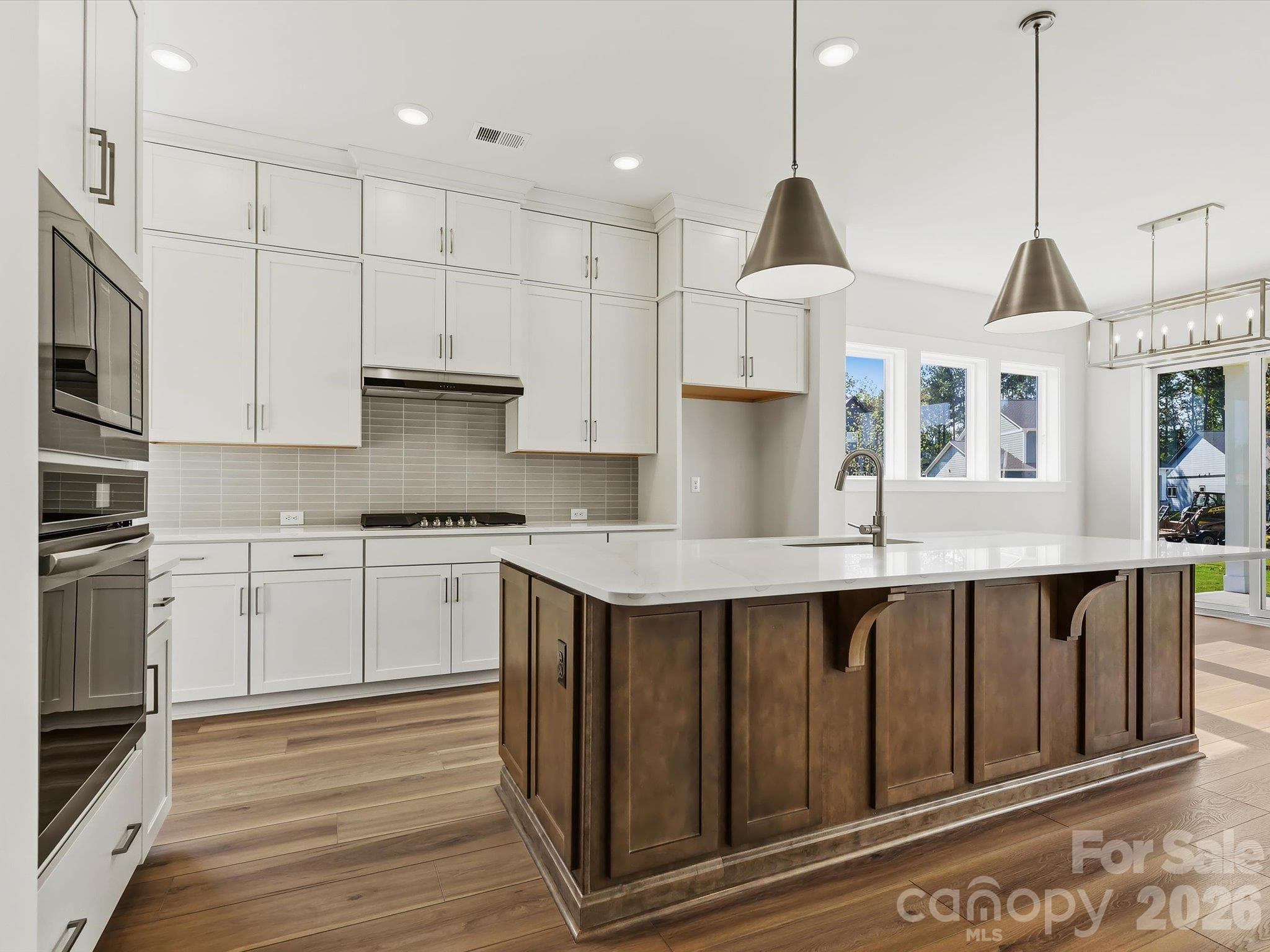 Gorgeous Gourmet Kitchen with 5-burner Gas Cooktop! - 558 Cape Cod Way, Rock Hill
