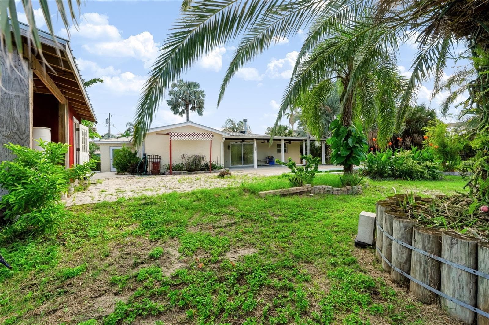 Single Family Residence at 2123 BAYOU DR, HOLIDAY, photo 5 of 52