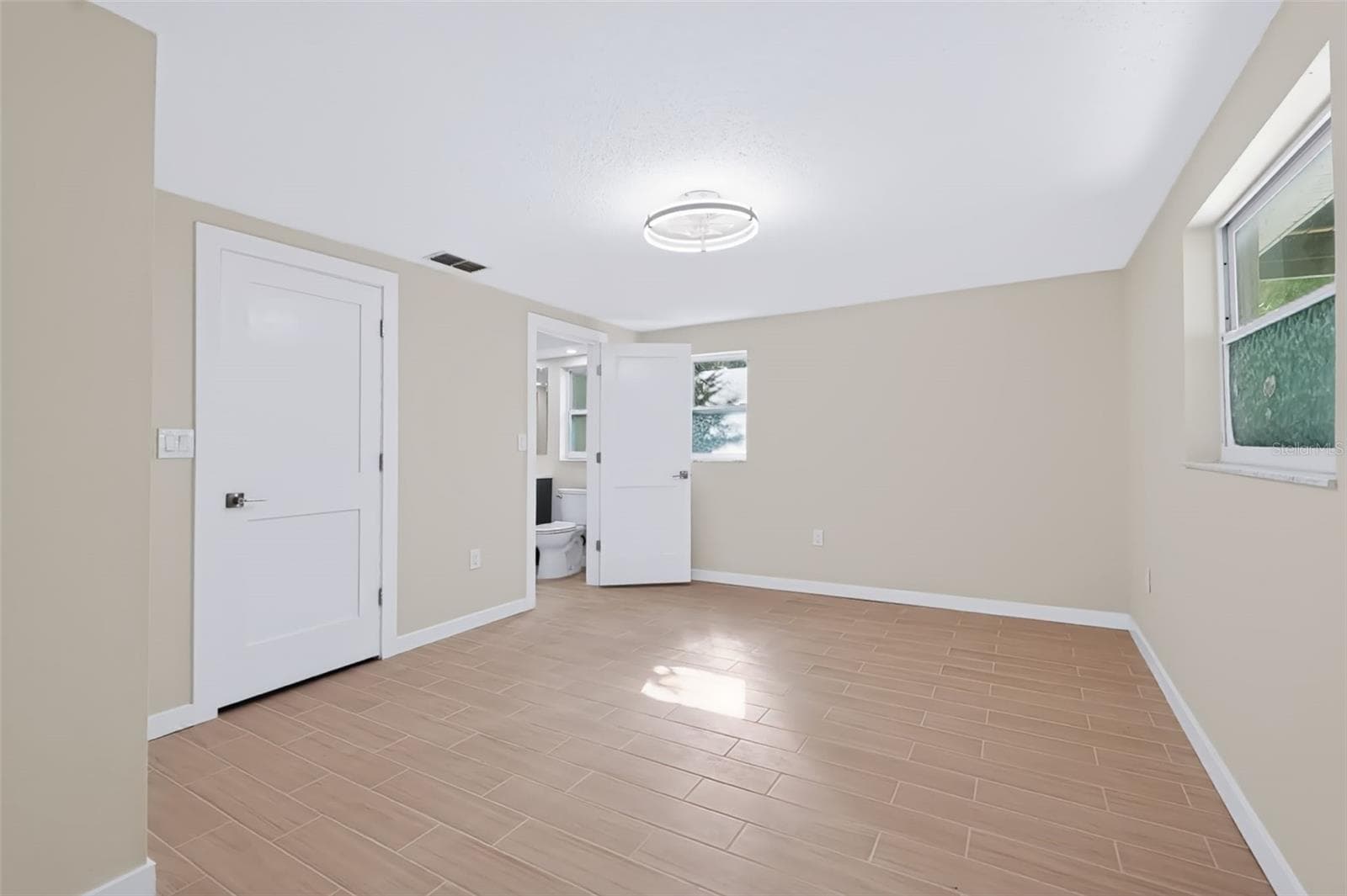 Single Family Residence at 2123 BAYOU DR, HOLIDAY, photo 14 of 52