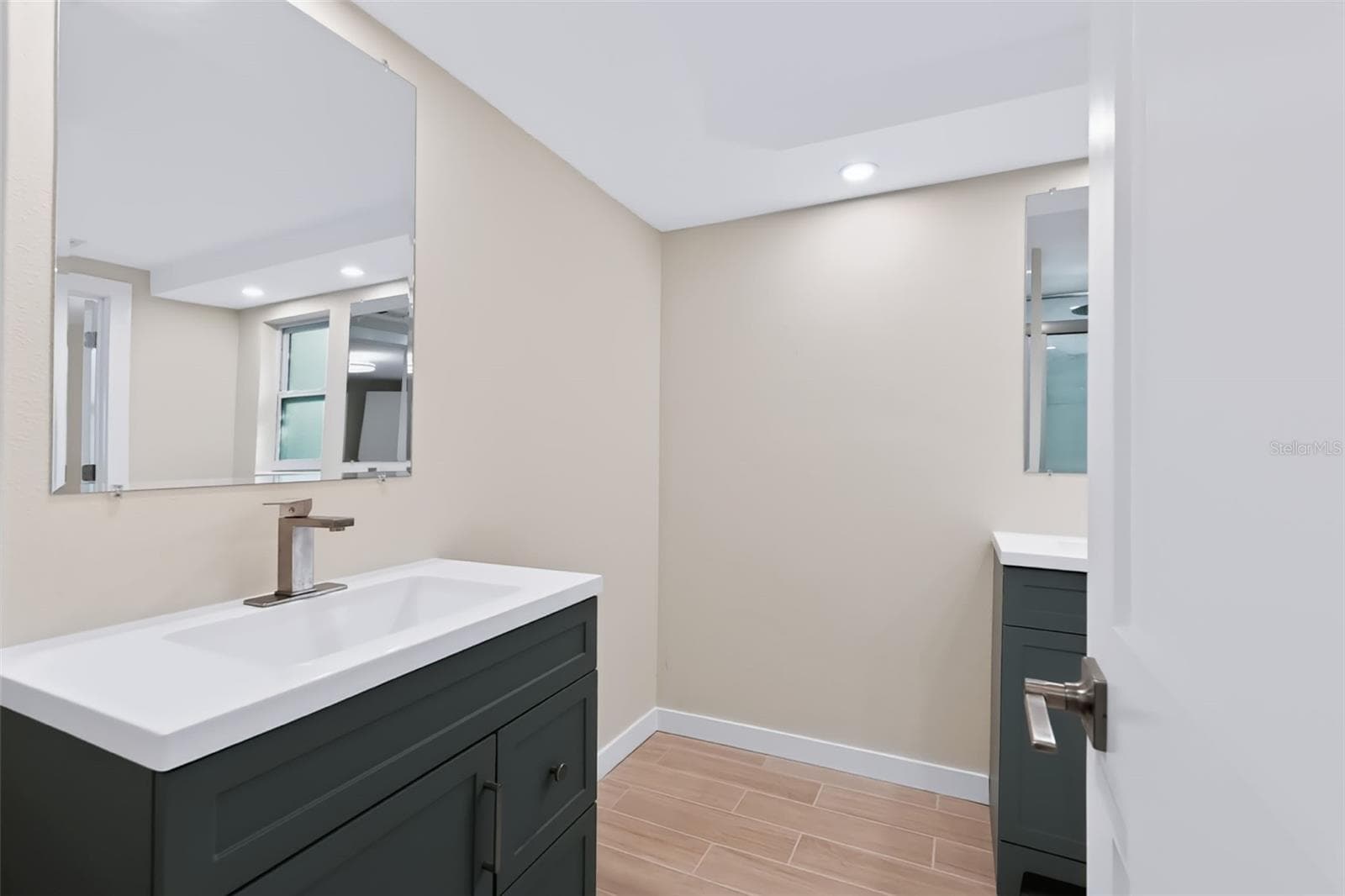 Single Family Residence at 2123 BAYOU DR, HOLIDAY, photo 17 of 52