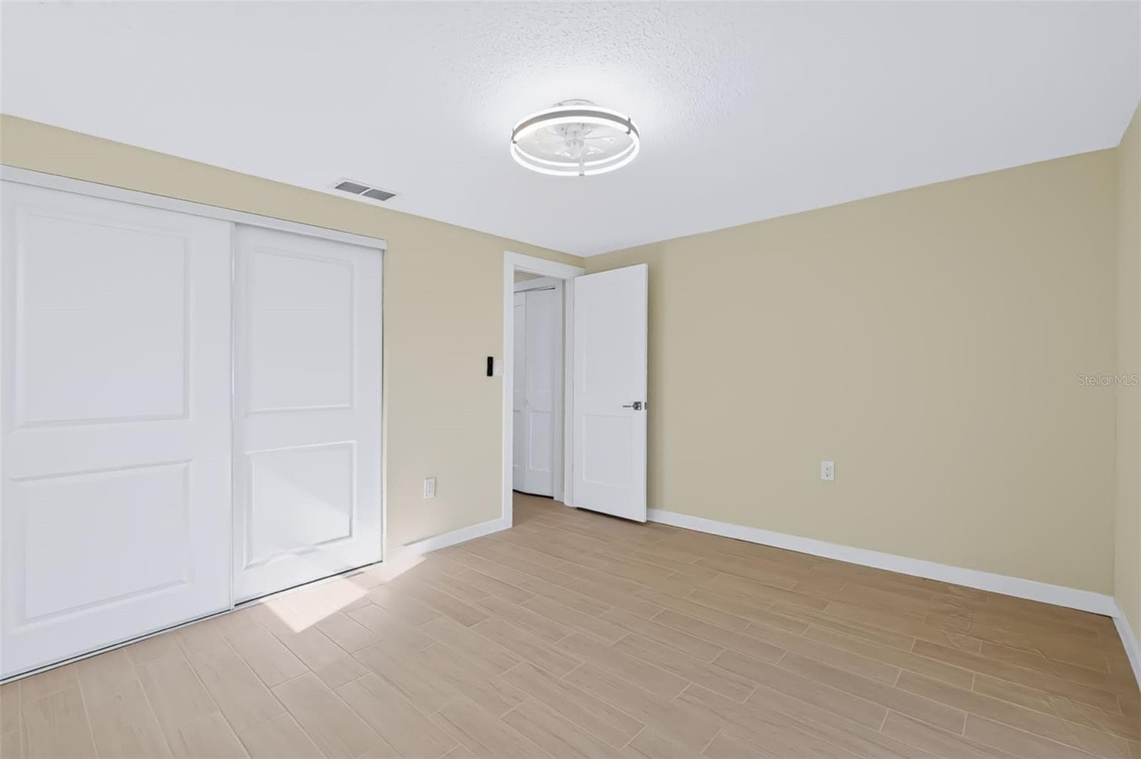 Single Family Residence at 2123 BAYOU DR, HOLIDAY, photo 18 of 52