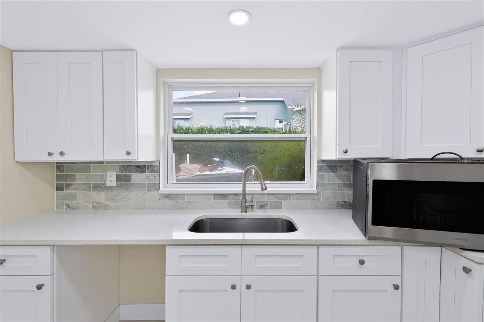Single Family Residence at 2123 BAYOU DR, HOLIDAY, photo 31 of 52