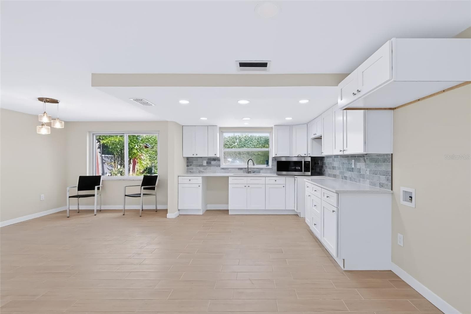 Single Family Residence at 2123 BAYOU DR, HOLIDAY, photo 33 of 52