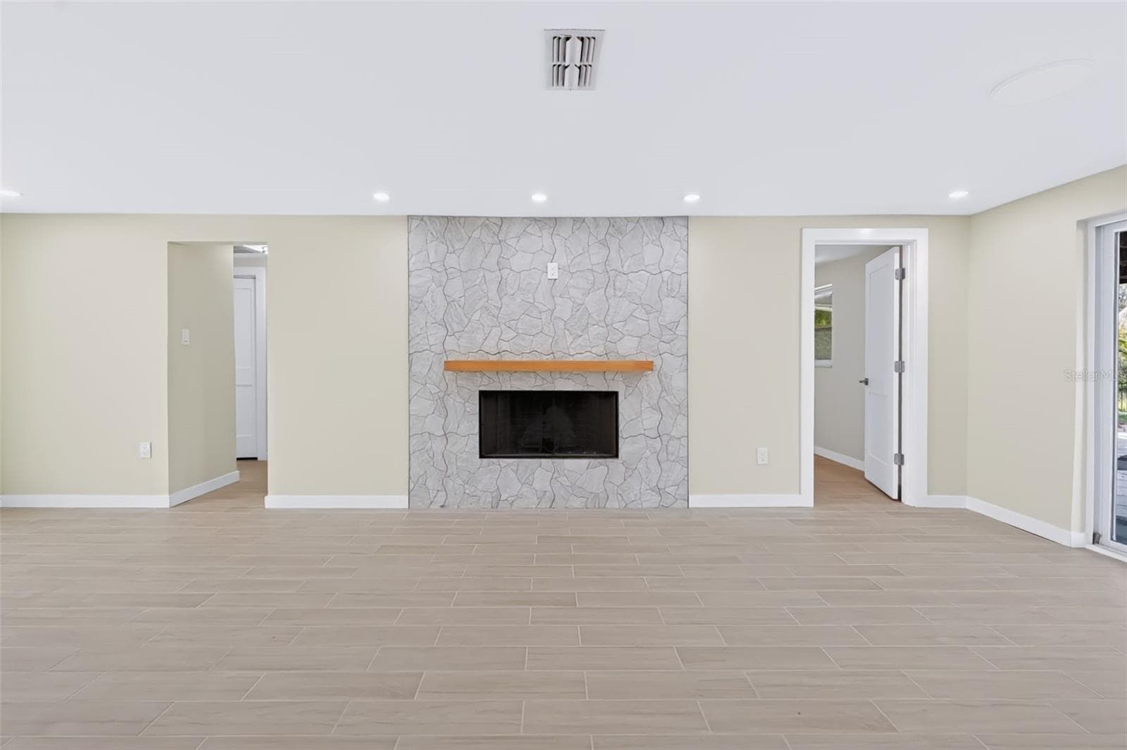 Single Family Residence at 2123 BAYOU DR, HOLIDAY, photo 34 of 52