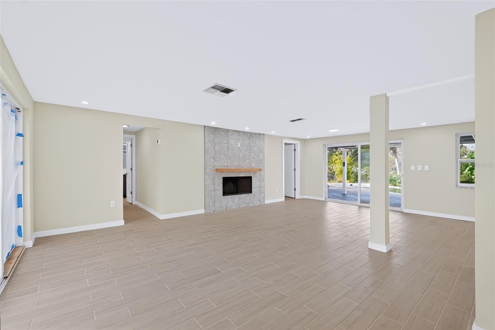 Single Family Residence at 2123 BAYOU DR, HOLIDAY, photo 39 of 52