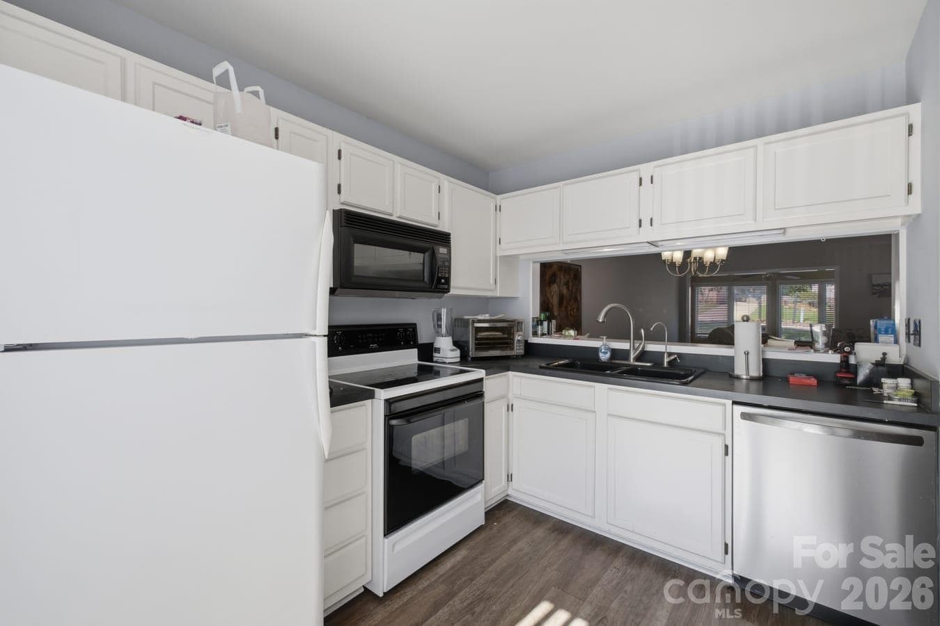 Kitchen - 329 Eastwood Drive, Salisbury