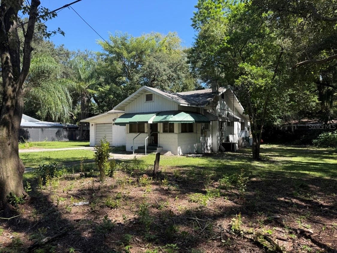Single Family Residence at 10109 N JASMINE AVE, TAMPA, photo 2 of 28