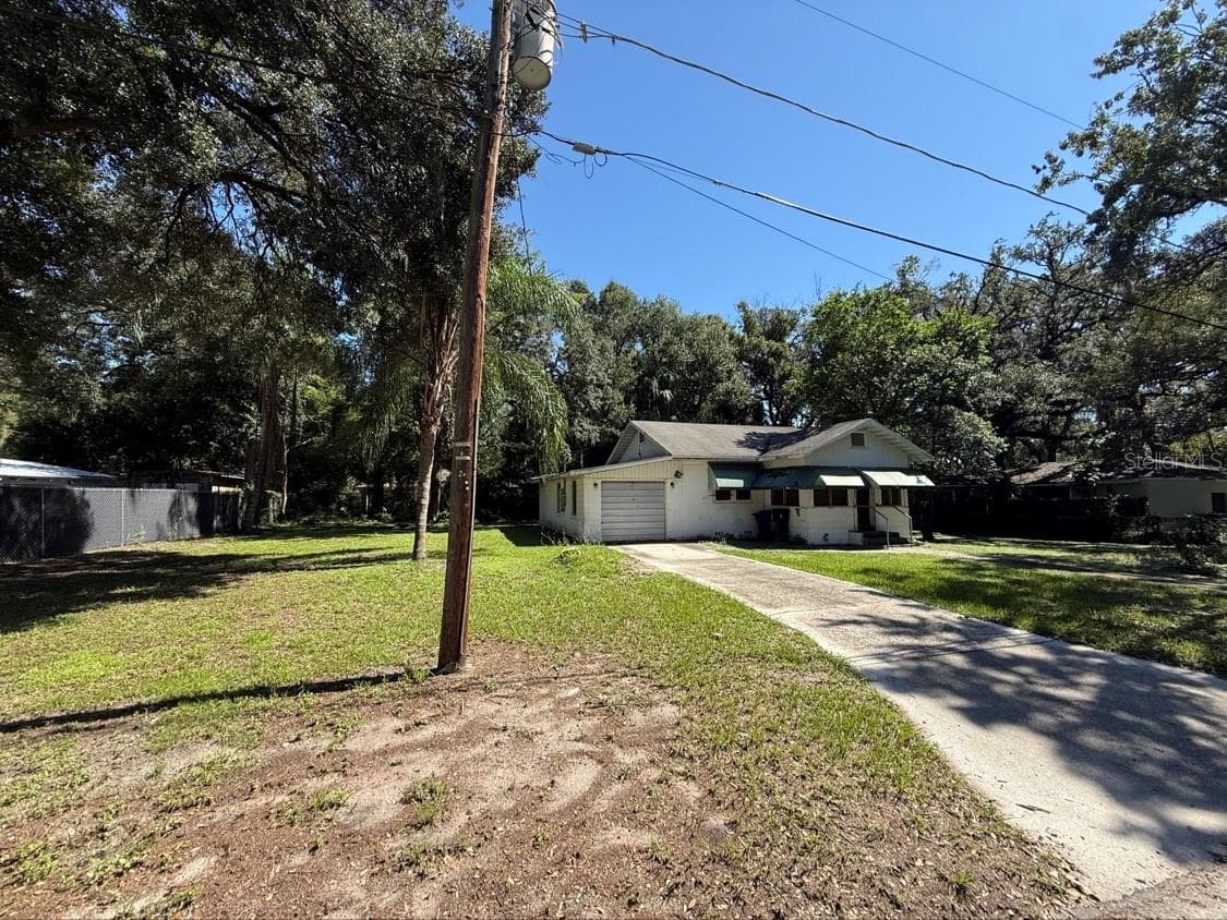 Single Family Residence at 10109 N JASMINE AVE, TAMPA, photo 5 of 28