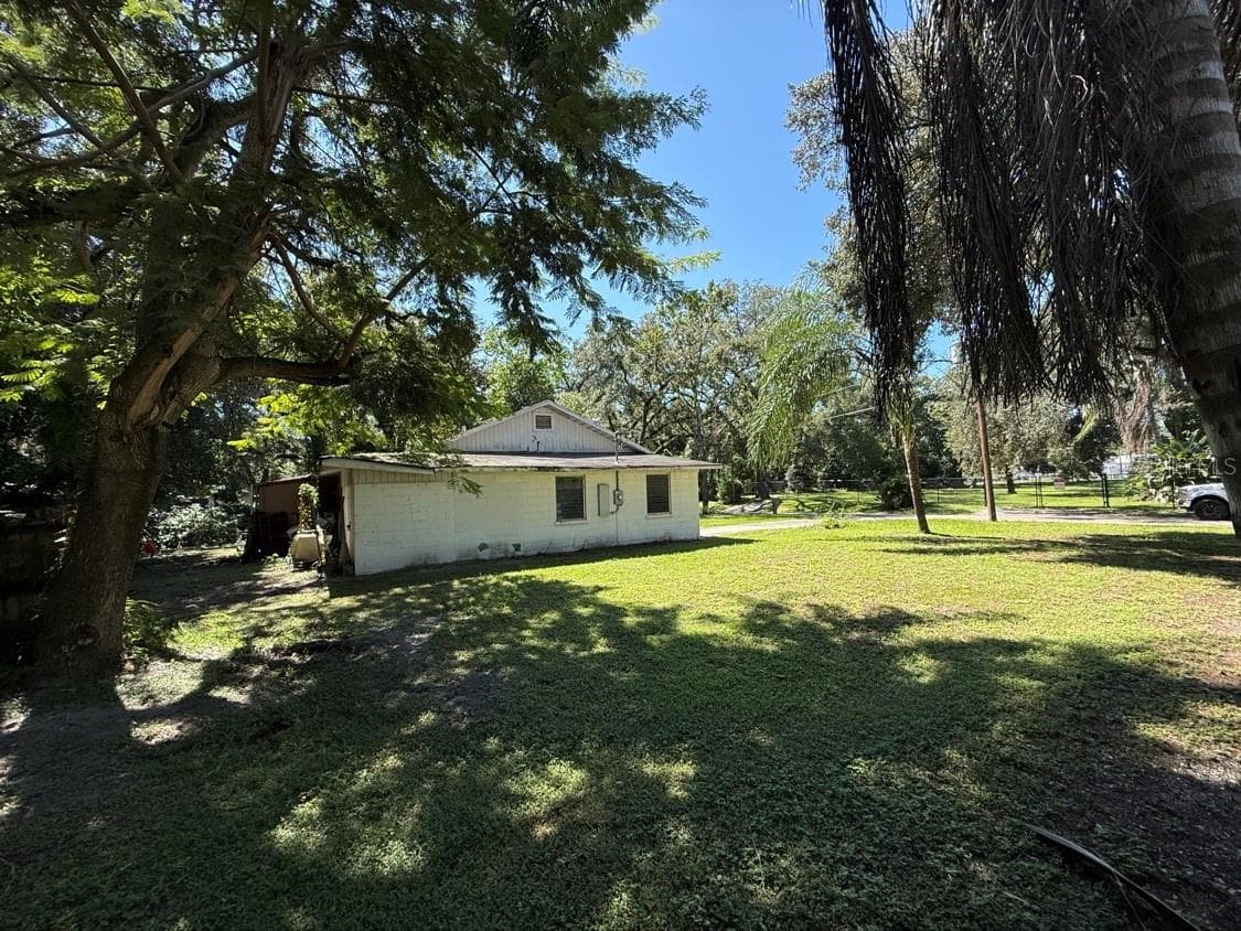 Single Family Residence at 10109 N JASMINE AVE, TAMPA, photo 9 of 28