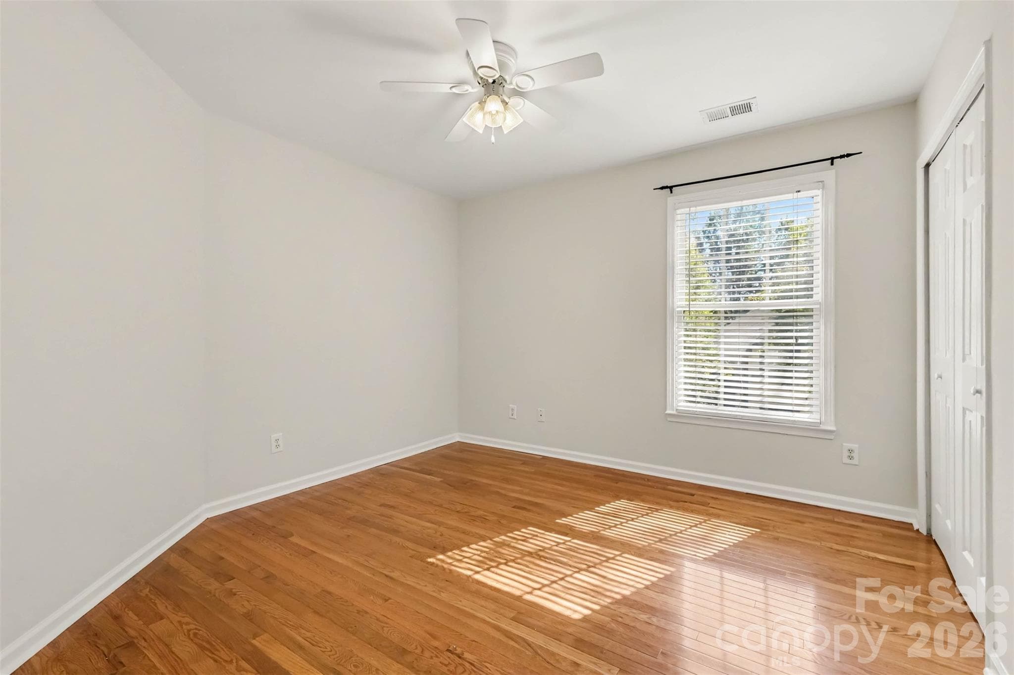 Single Family Residence at 2103 Sablewood Drive, Charlotte, photo 17 of 33