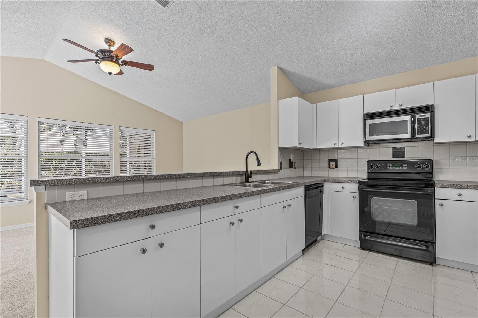 Kitchen - 764 SANDY HILL CIR, PORT ORANGE