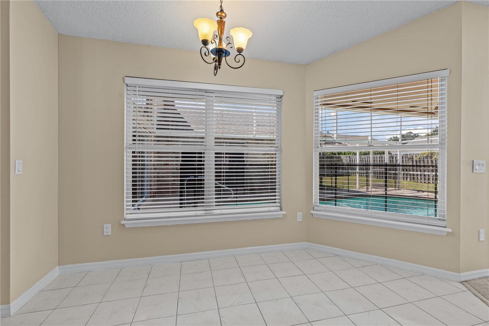 Breakfast Nook - 764 SANDY HILL CIR, PORT ORANGE