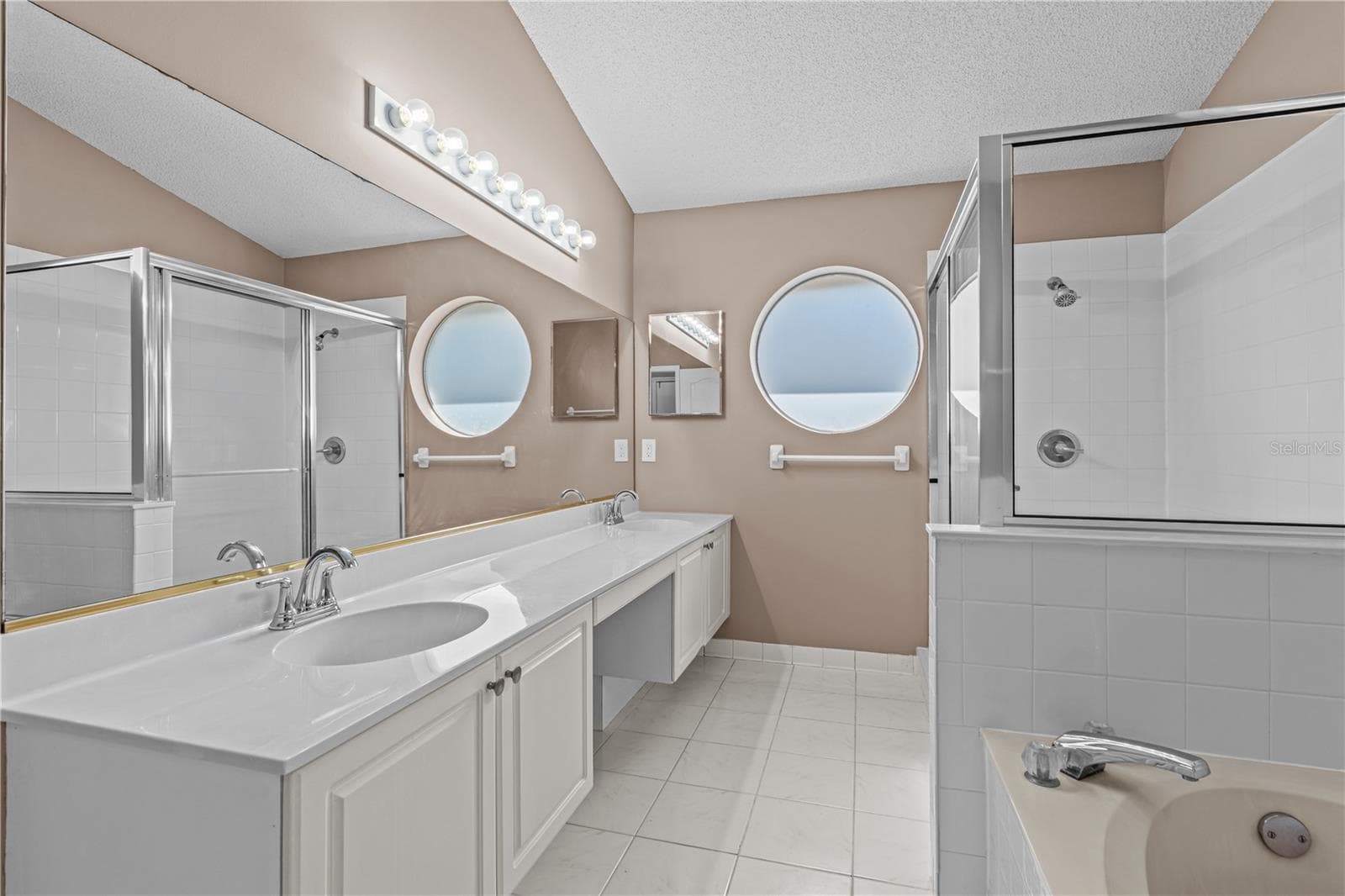 Primary Bathroom - 764 SANDY HILL CIR, PORT ORANGE