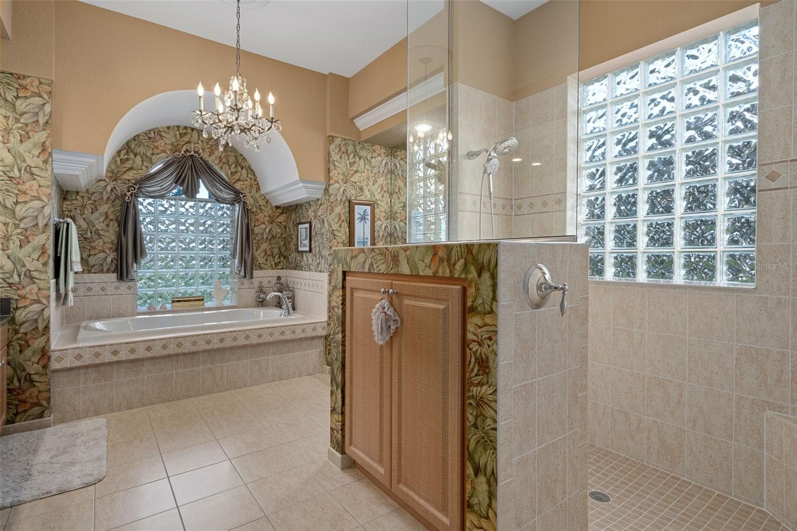 Master Bathroom - 409 SILAS CT, SPRING HILL