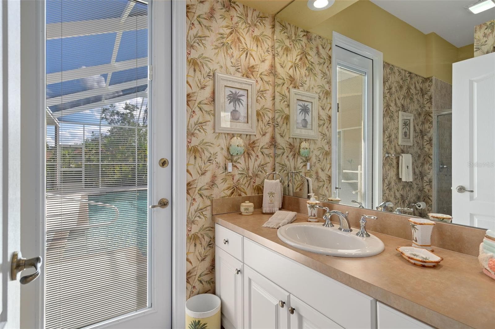 Pool Bath - 409 SILAS CT, SPRING HILL