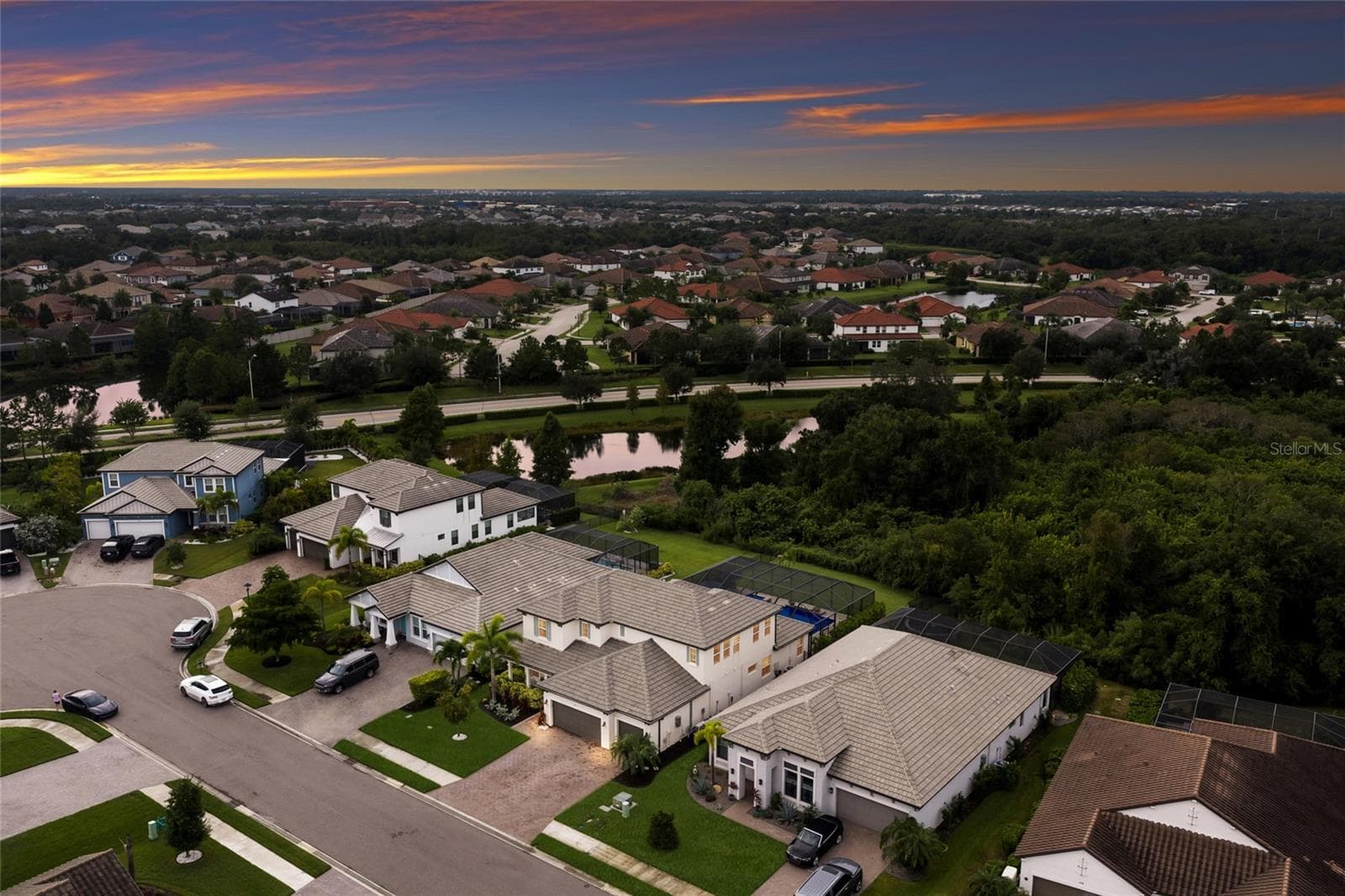 Single Family Residence at 2210 WOODLEAF HAMMOCK CT, LAKEWOOD RANCH, photo 79 of 91