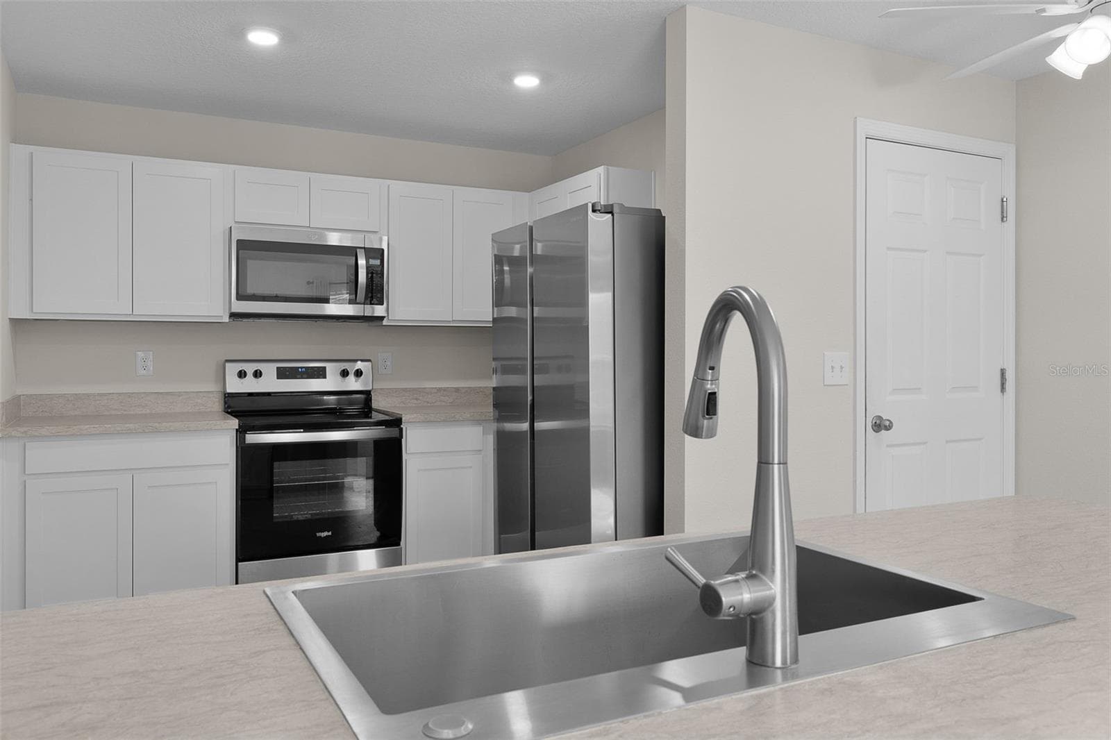 STAINLESS STEEL APPLIANCES - 15987 SW 55TH AVENUE RD, OCALA