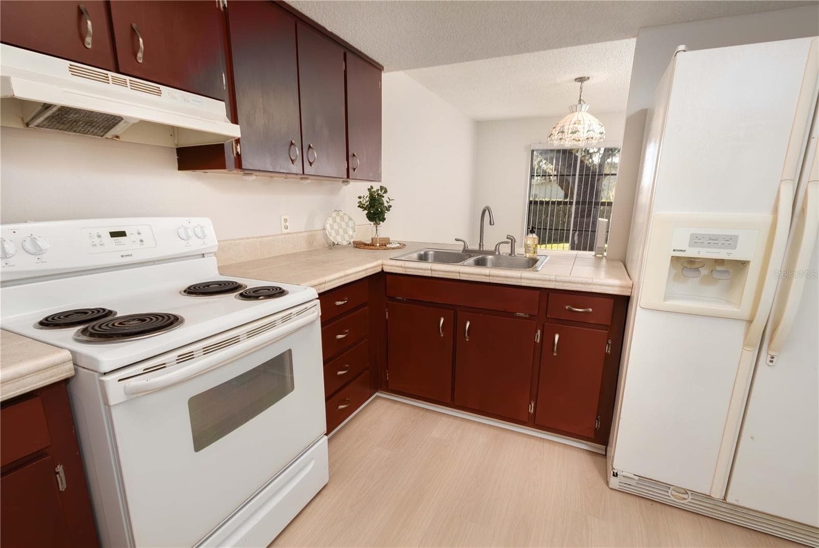 Single Family Residence at 7245 KNOLL DR, NEW PORT RICHEY, photo 7 of 30