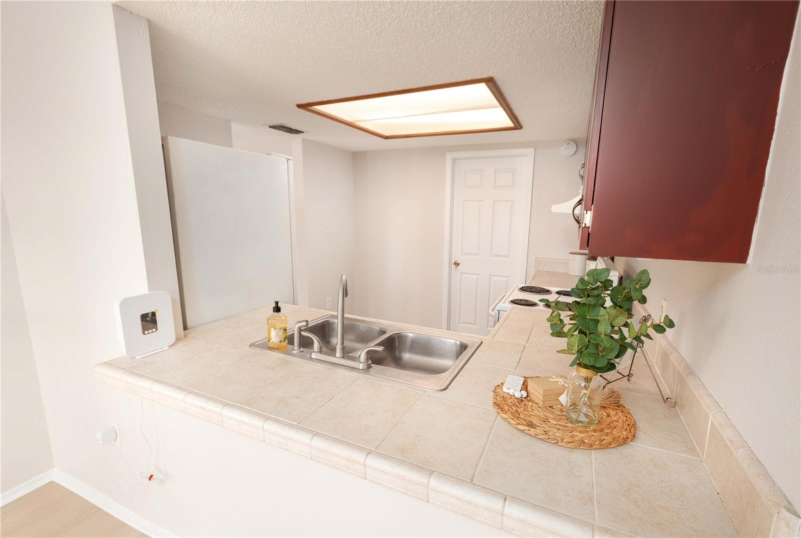 Single Family Residence at 7245 KNOLL DR, NEW PORT RICHEY, photo 10 of 30